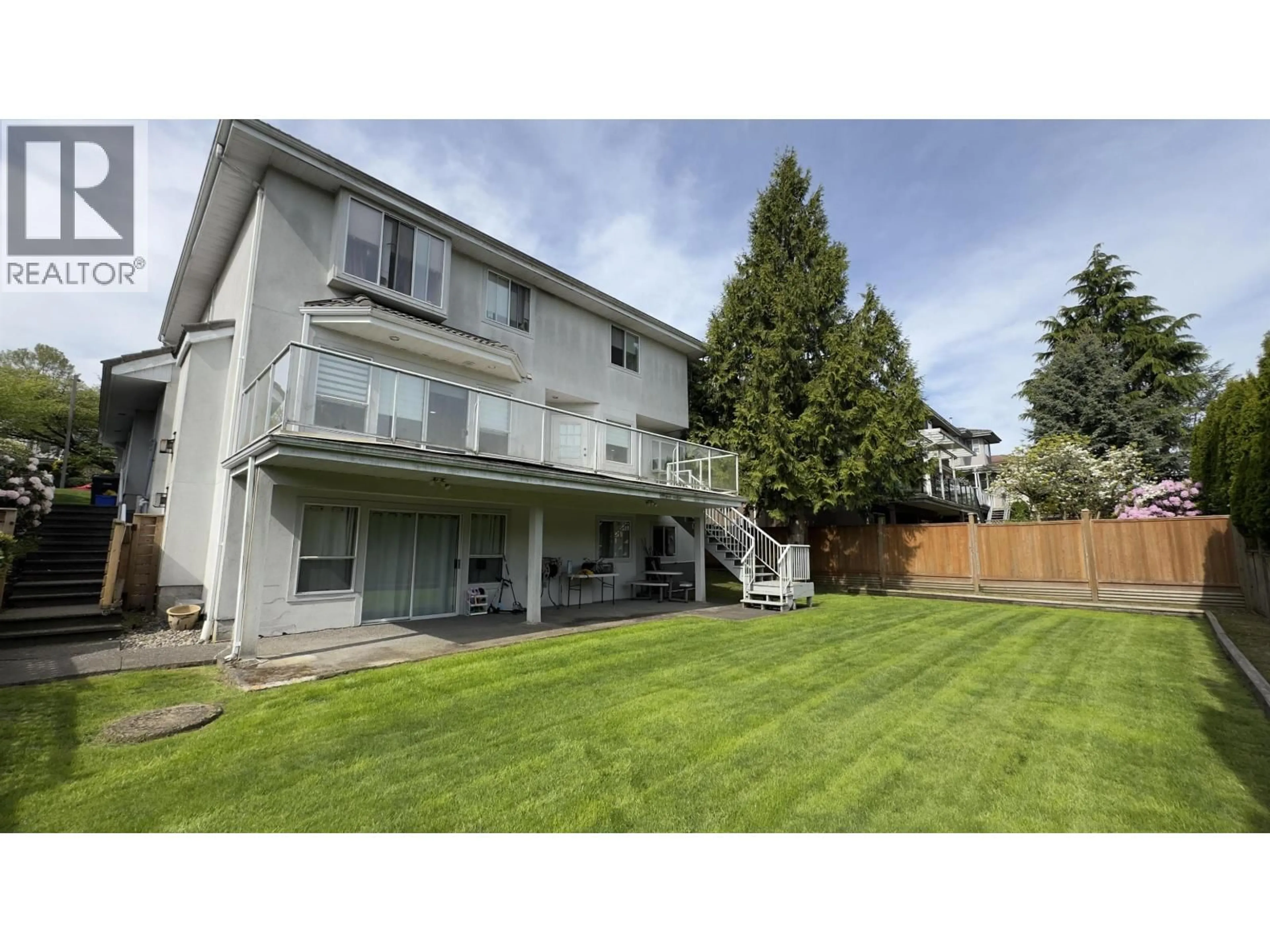 A pic from outside/outdoor area/front of a property/back of a property/a pic from drone, unknown for 9149 BRIAR ROAD, Burnaby British Columbia V3N4X1