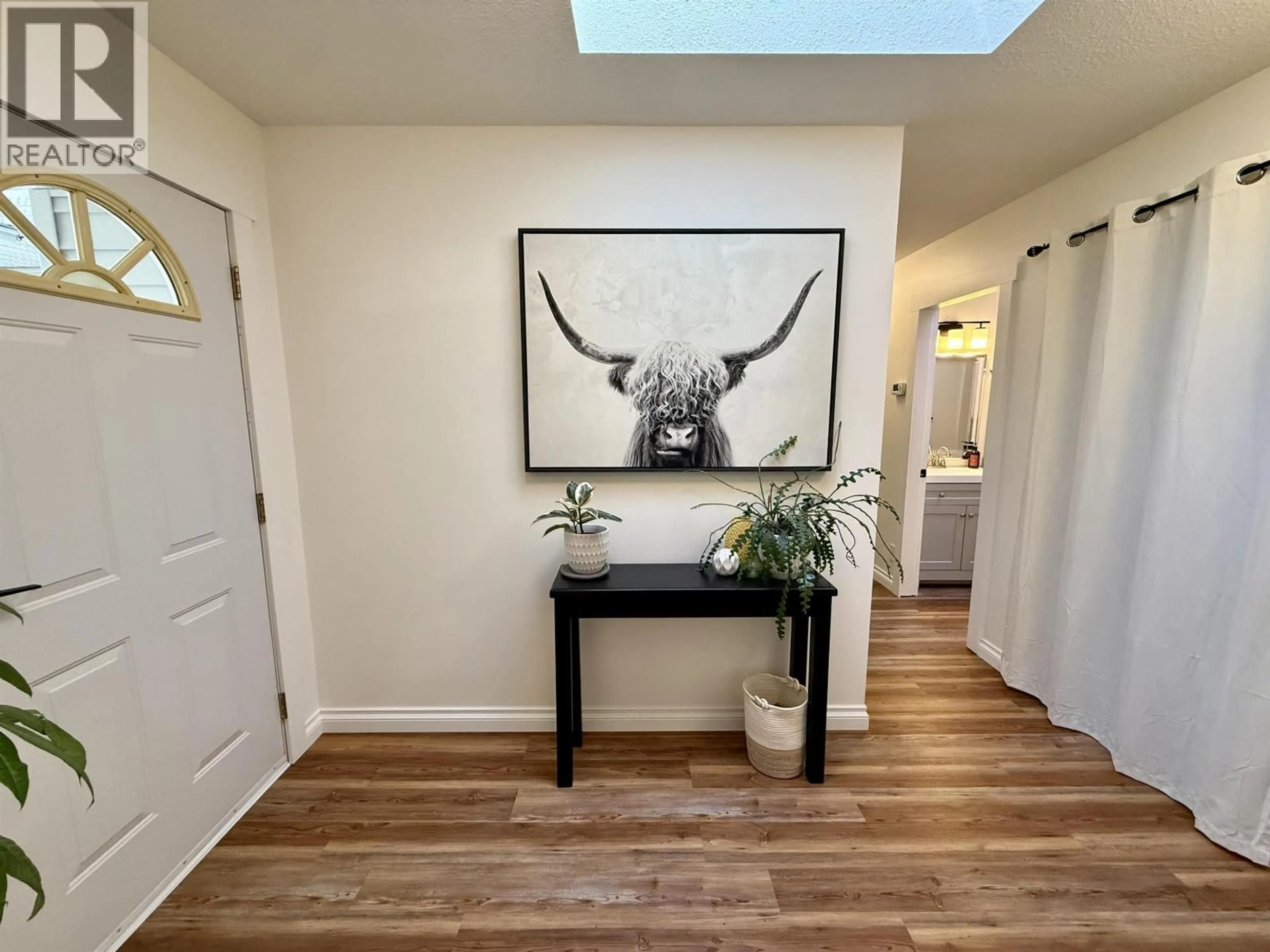 Indoor entryway for 4975 GLOINNZUN DRIVE, 108 Mile Ranch British Columbia V0K2Z0
