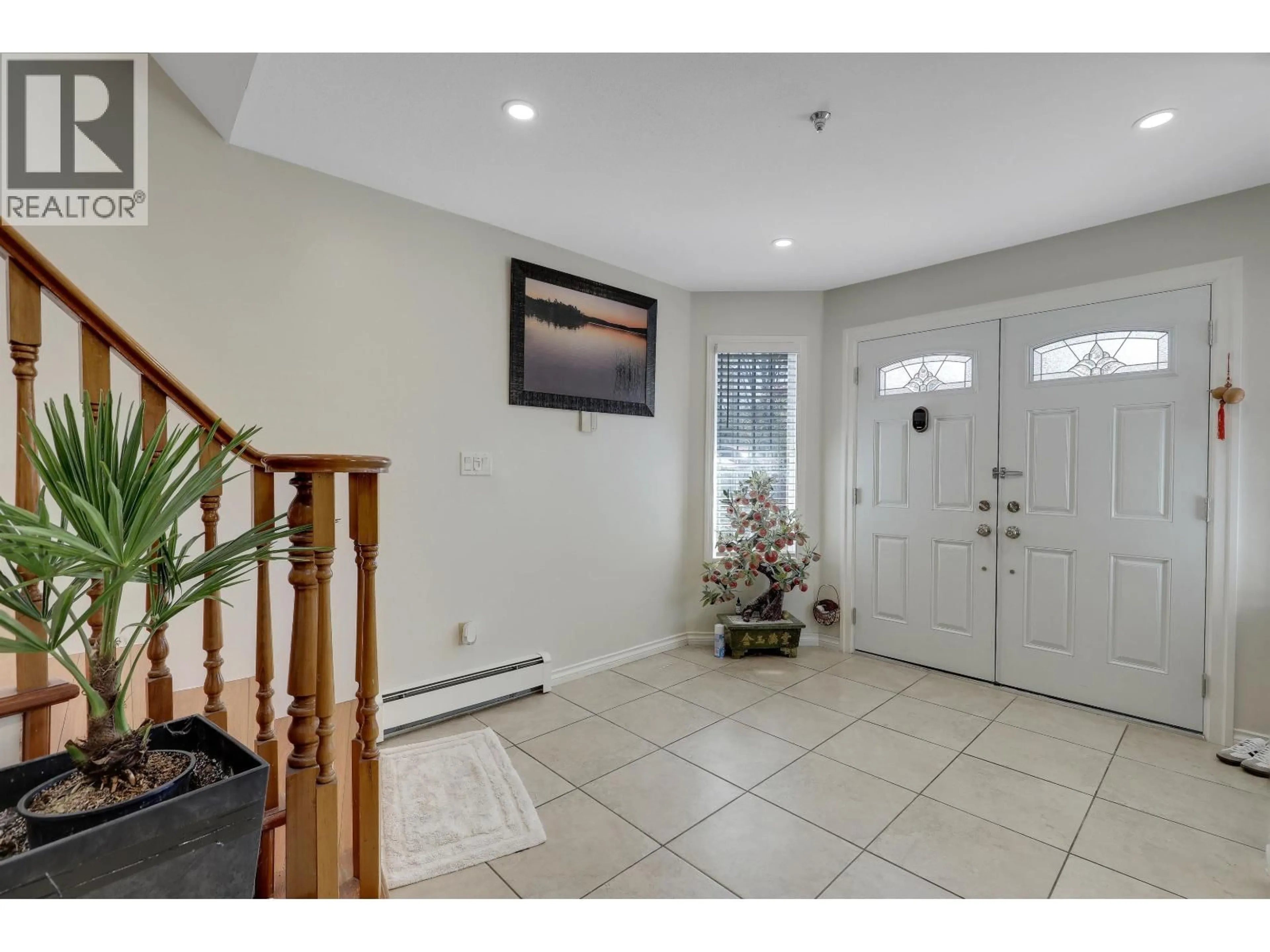 Indoor entryway for 1457 18TH AVENUE, Vancouver British Columbia V5N2H2