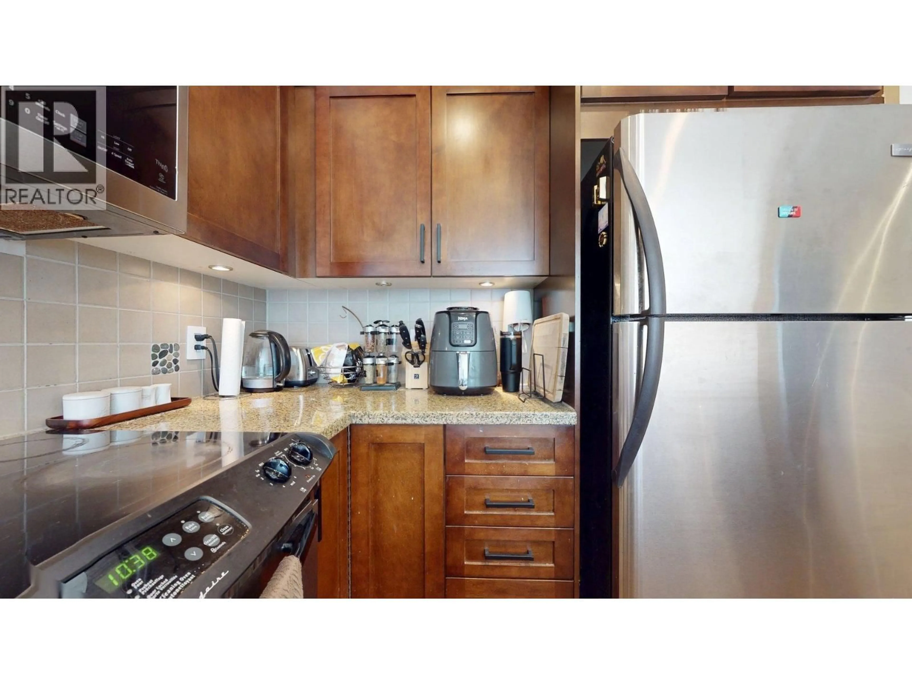 Standard kitchen, unknown for 307 - 1336 MAIN STREET, Squamish British Columbia V8B0R2