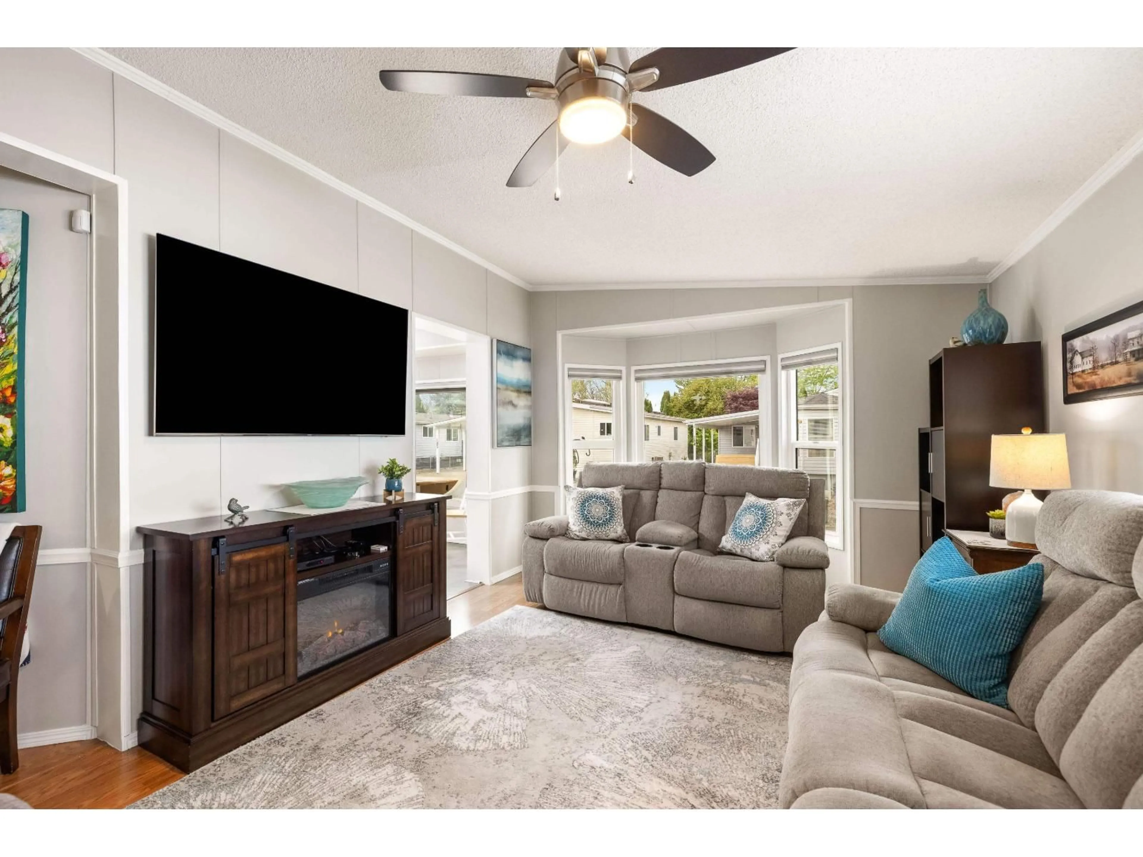 Living room with furniture, unknown for 158 - 9055 ASHWELL ROAD, Chilliwack British Columbia V2P7S6