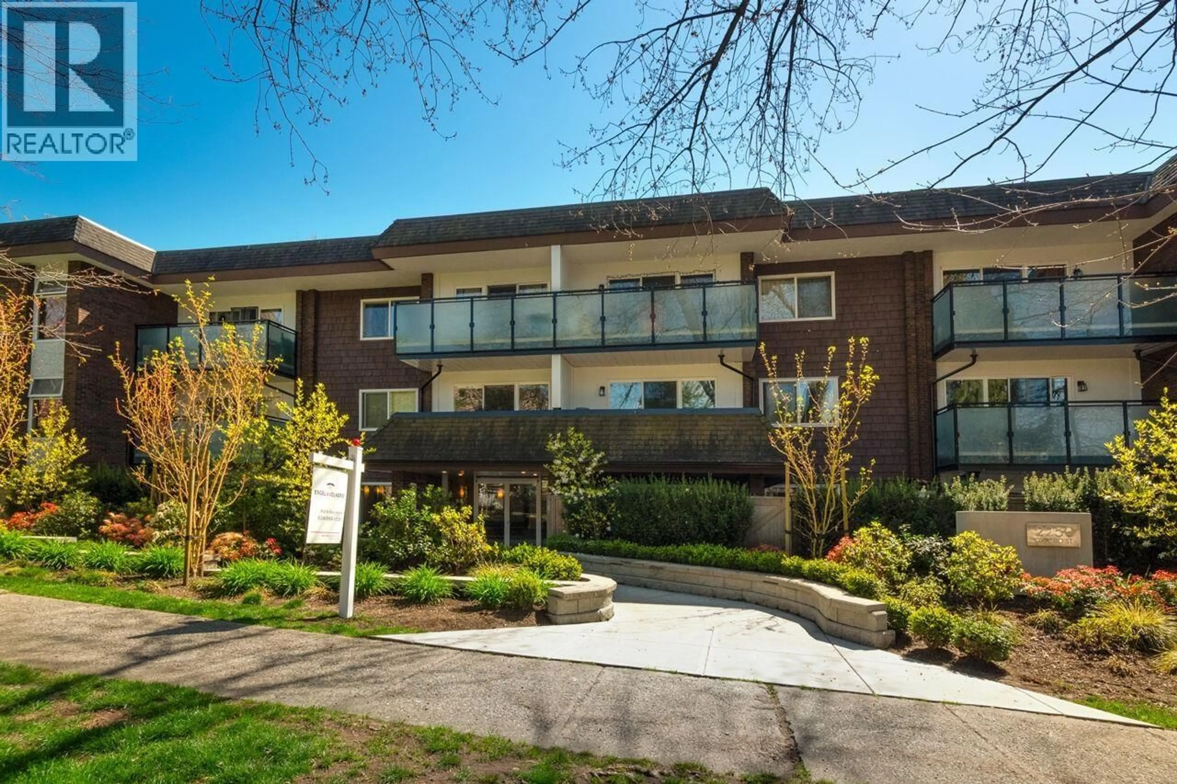 Patio, unknown for 302 - 2250 OXFORD STREET, Vancouver British Columbia V5L1G1