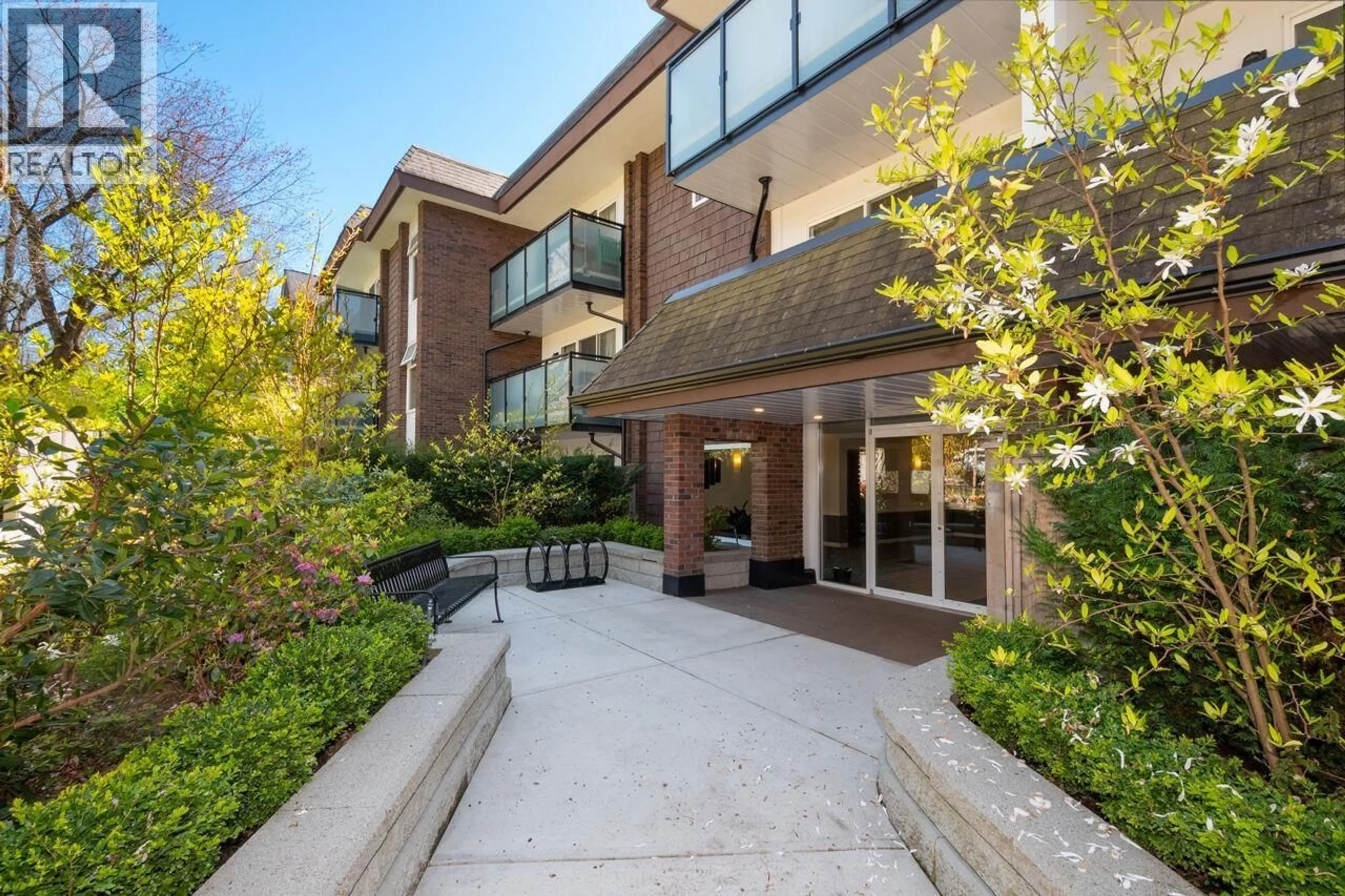Unknown for 302 - 2250 OXFORD STREET, Vancouver British Columbia V5L1G1