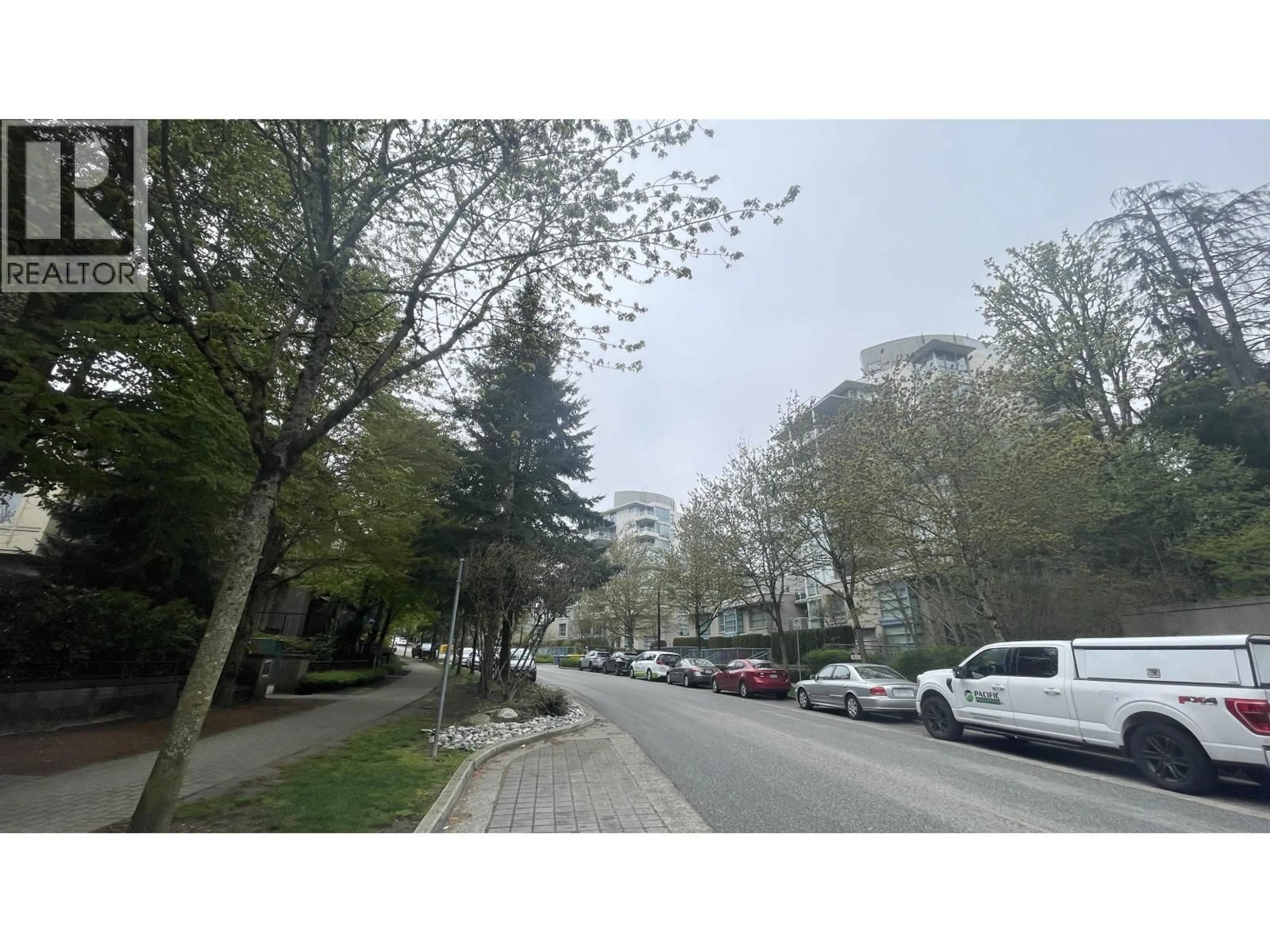 Blurry image for 601 - 9266 UNIVERSITY CRESCENT, Burnaby British Columbia V5A4Z1