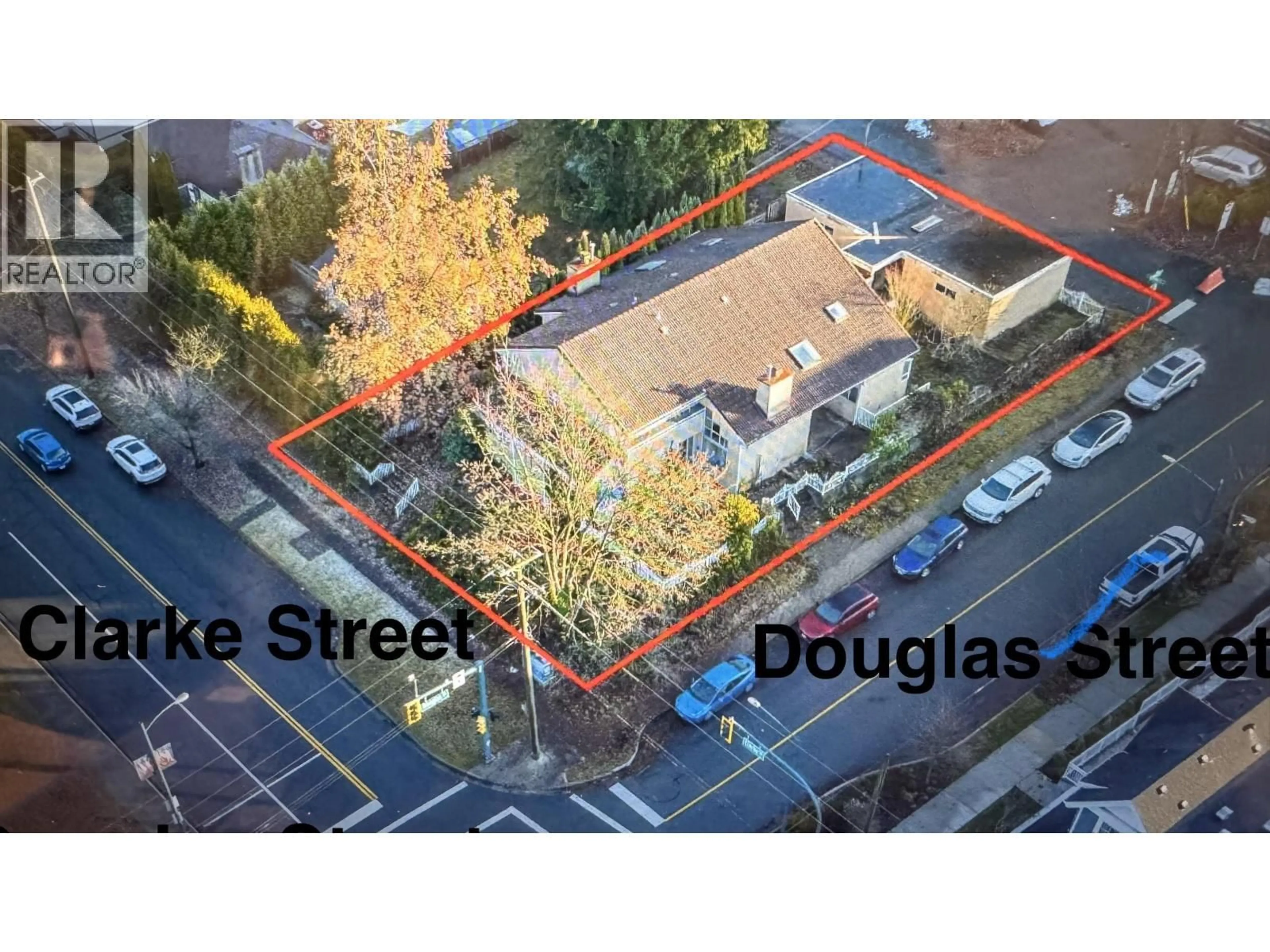 A pic from outside/outdoor area/front of a property/back of a property/a pic from drone, street for 2201 CLARKE STREET, Port Moody British Columbia V3H1Y6