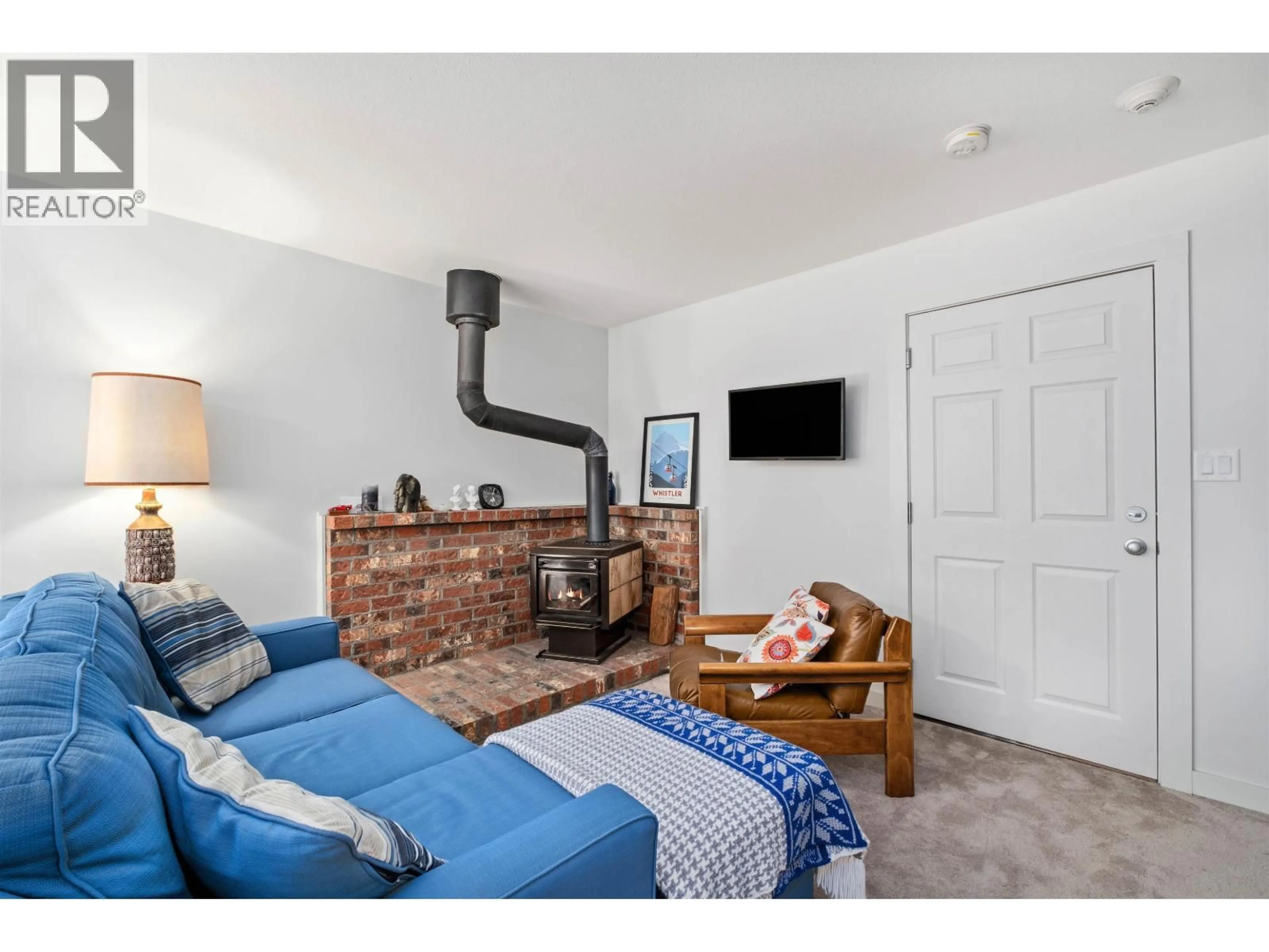 Living room with furniture, unknown for 10 - 8100 ALPINE WAY, Whistler British Columbia V8E0G2