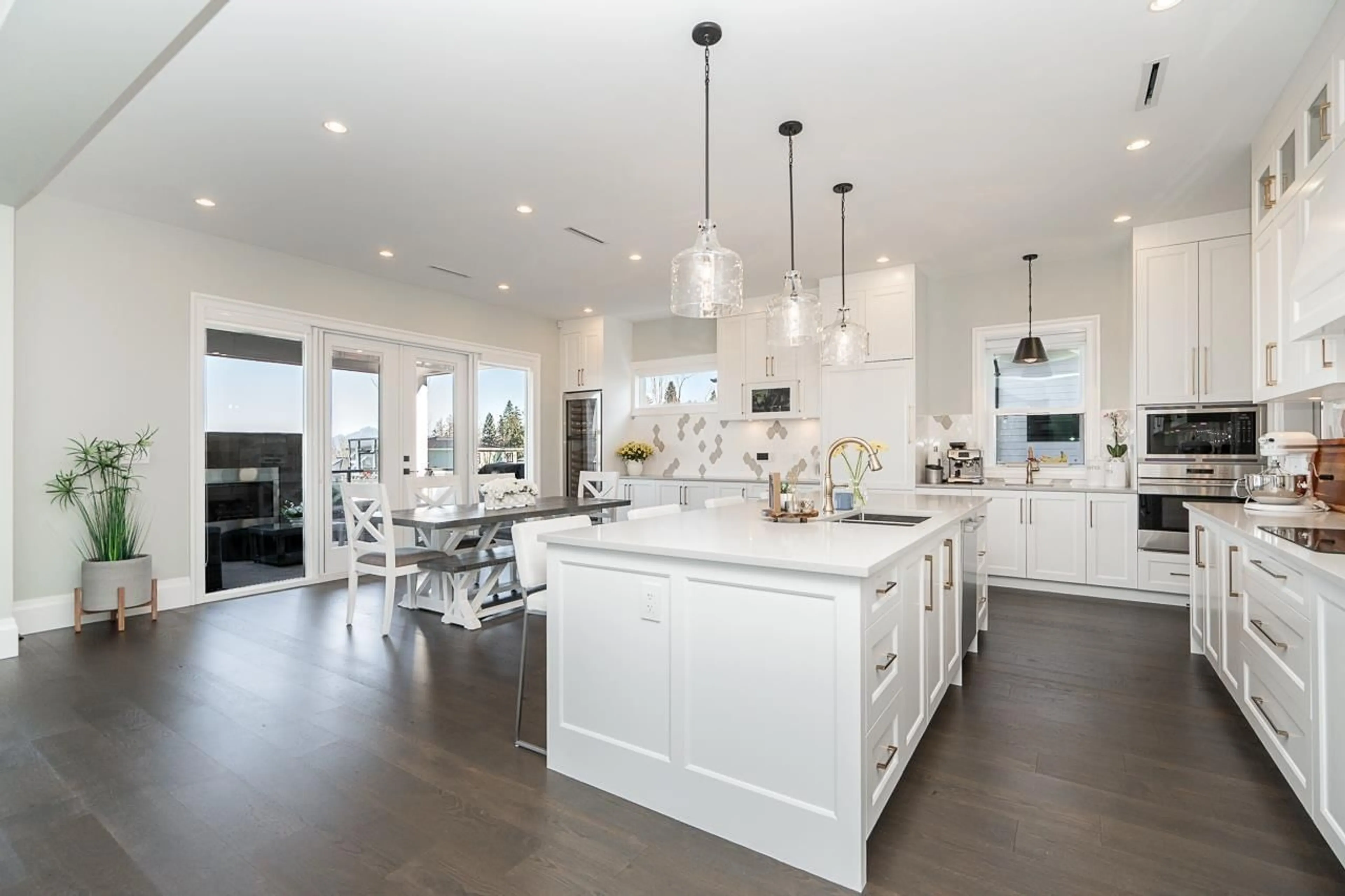 Open concept kitchen, ceramic/tile floor for 2856 165 STREET, Surrey British Columbia V3Z0X9