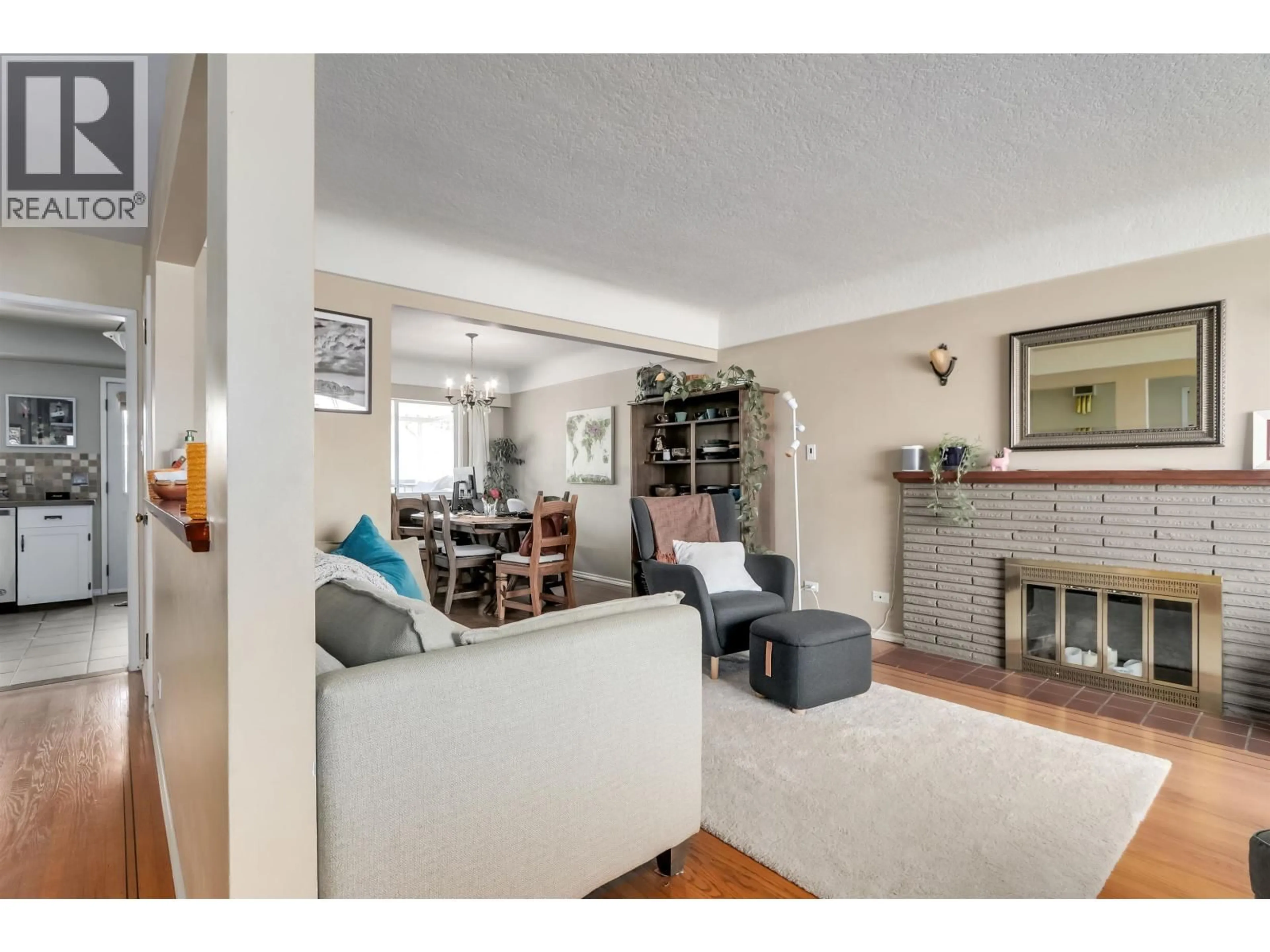 Living room with furniture, unknown for 3712 FIR STREET, Burnaby British Columbia V5G2A5