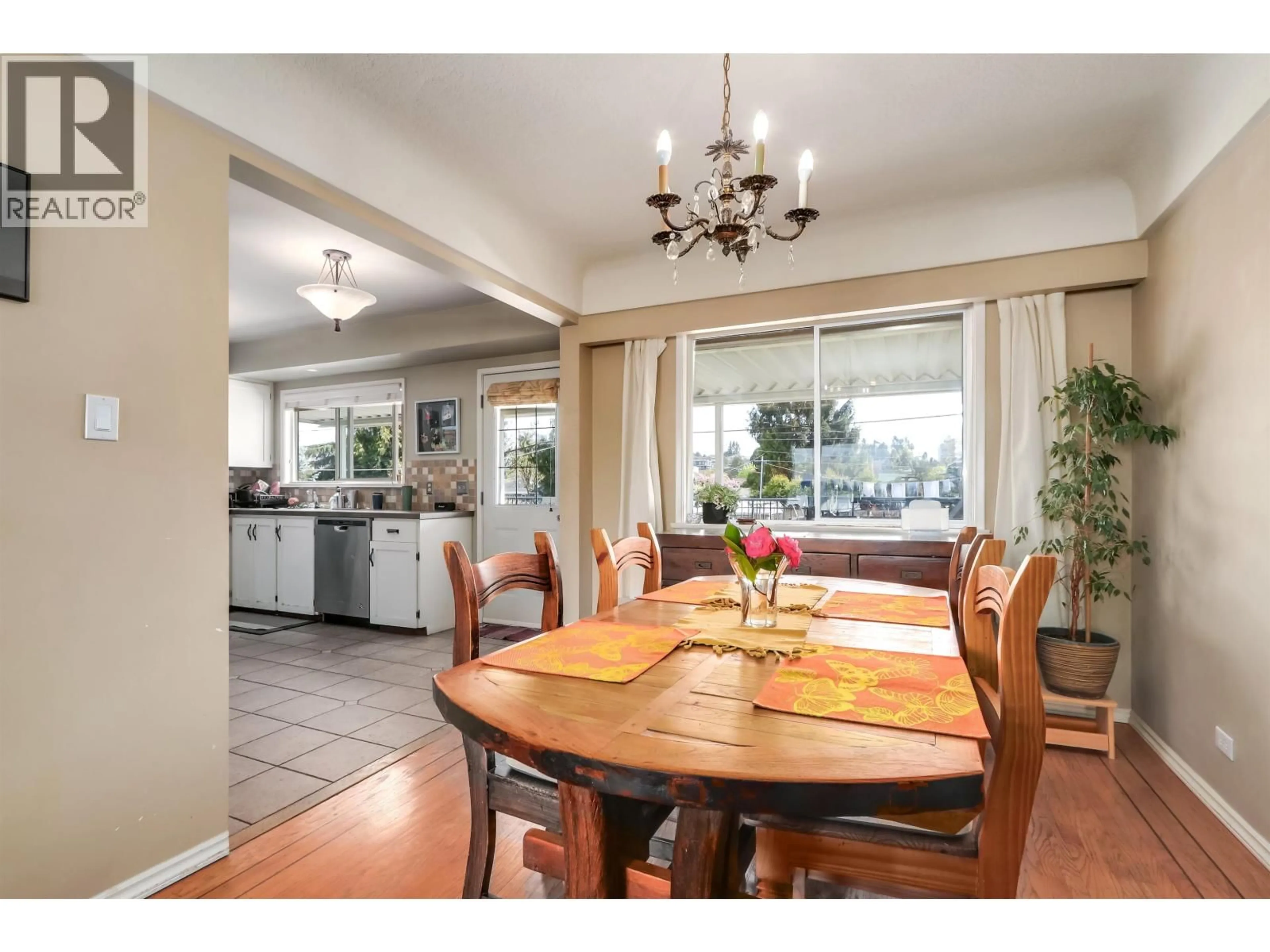 Dining room, unknown for 3712 FIR STREET, Burnaby British Columbia V5G2A5