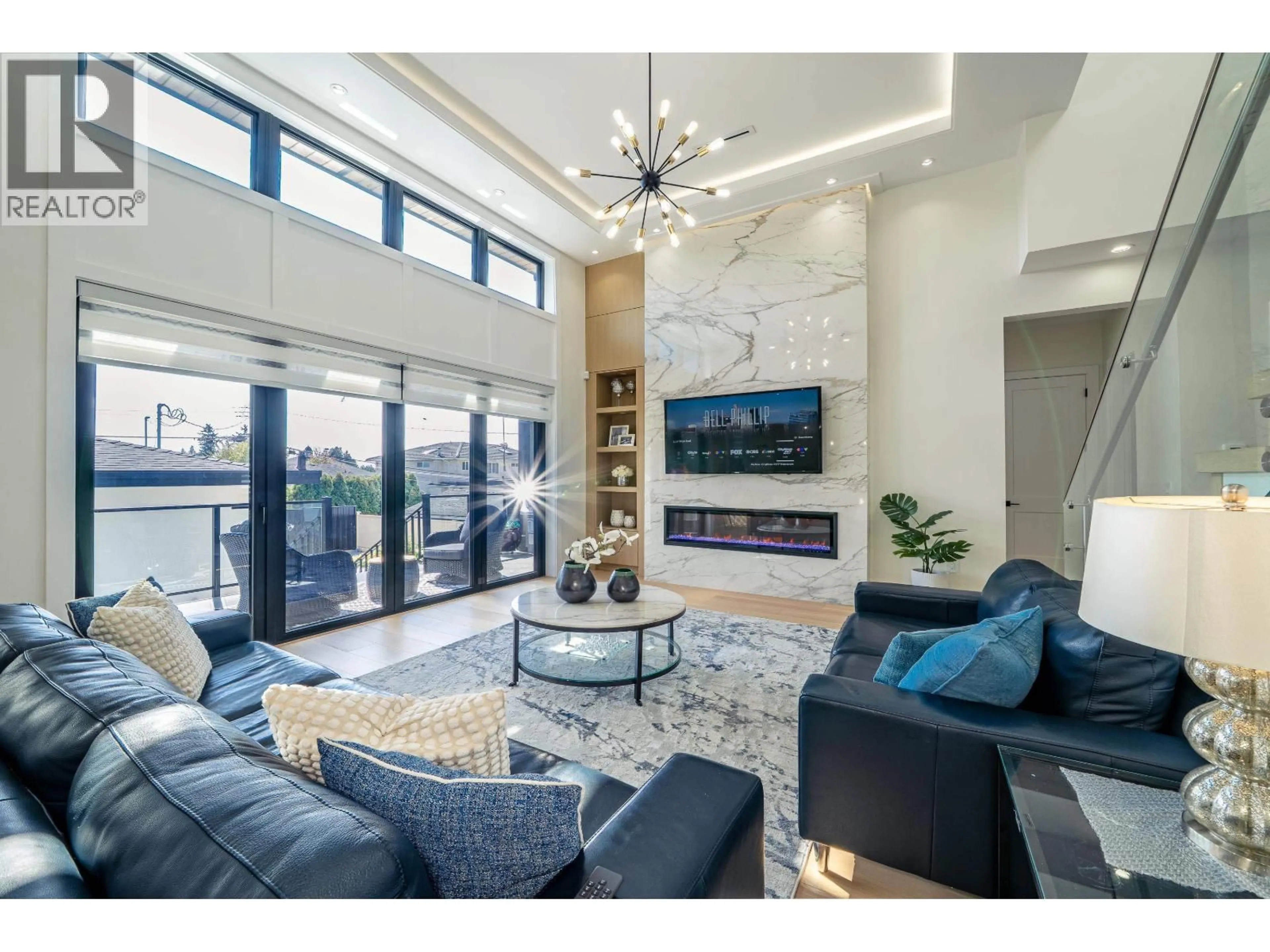 Living room with furniture, ceramic/tile floor for 4836 WATLING STREET, Burnaby British Columbia V5J1W5