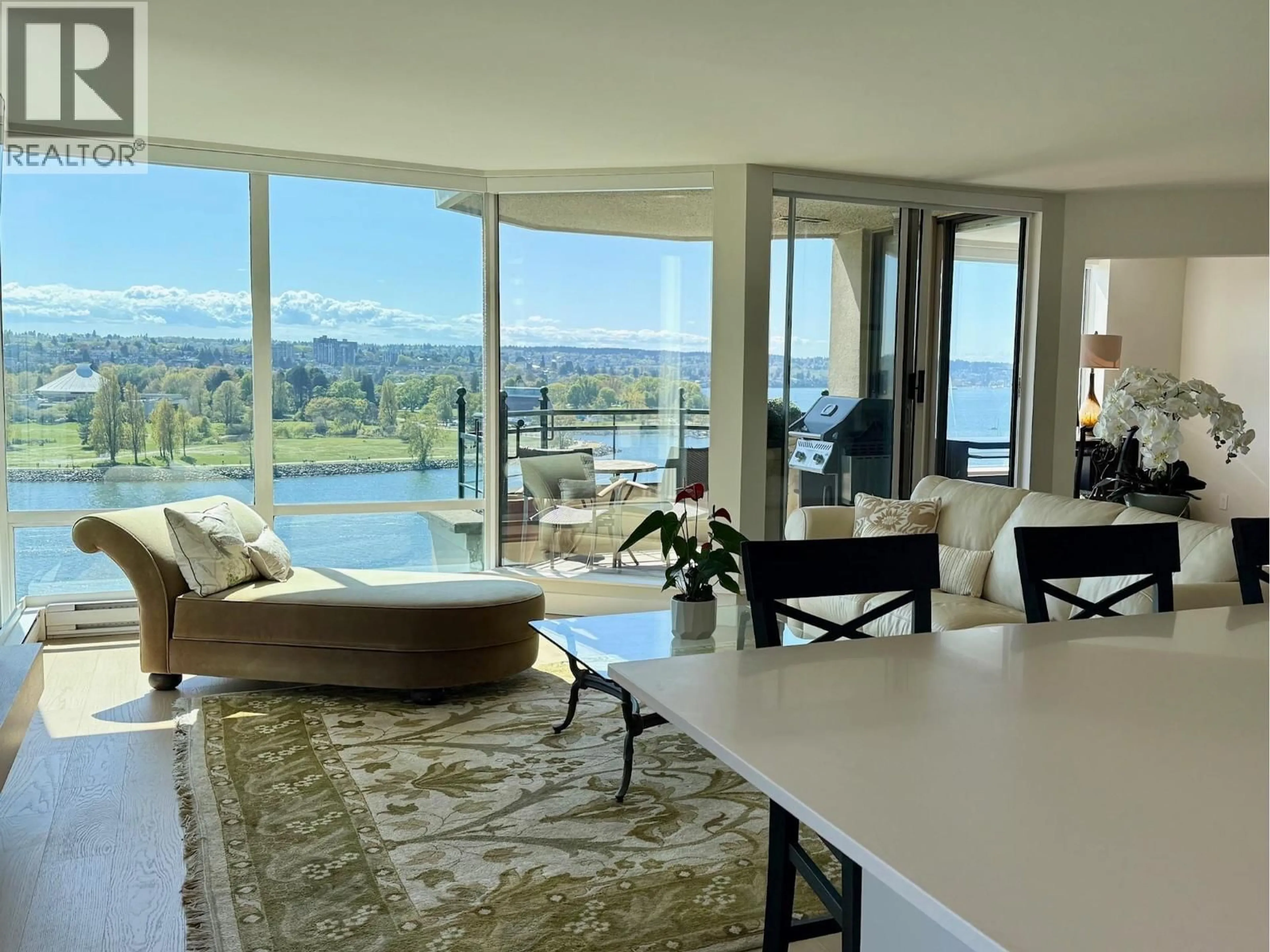 Living room with furniture, unknown for 901 - 1311 BEACH AVENUE, Vancouver British Columbia V6E1V6