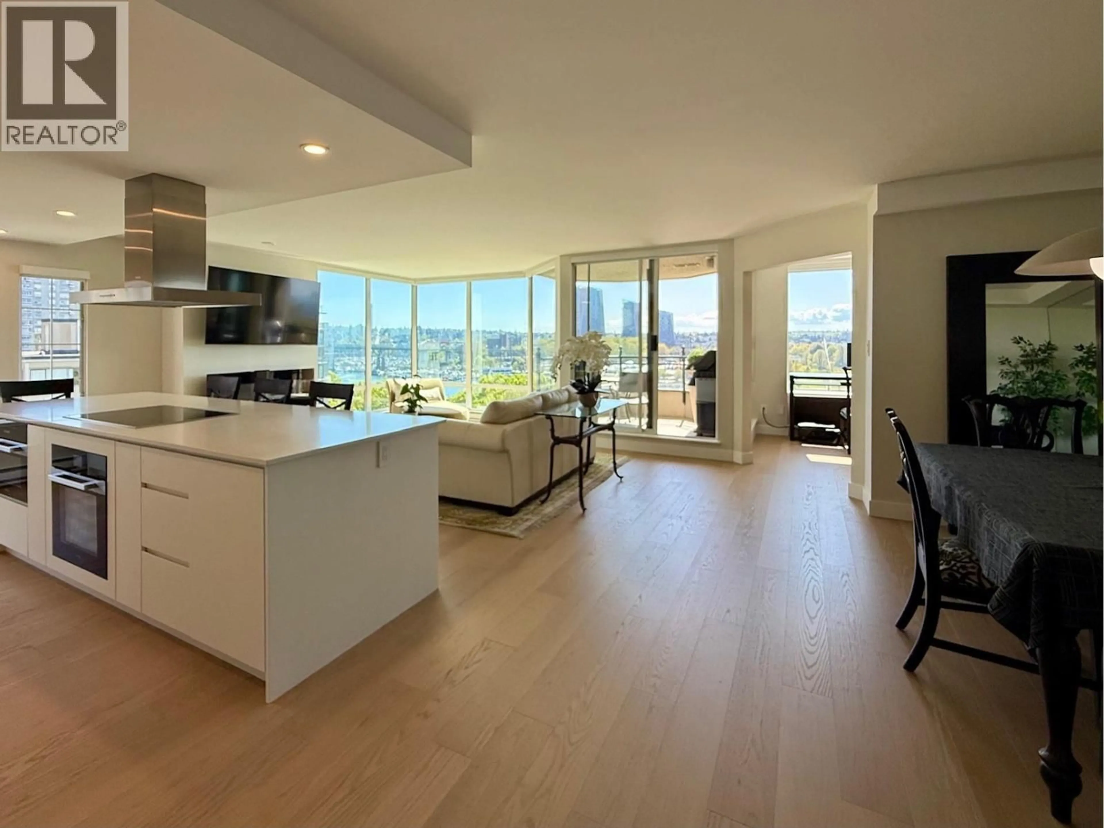 Open concept kitchen, unknown for 901 - 1311 BEACH AVENUE, Vancouver British Columbia V6E1V6