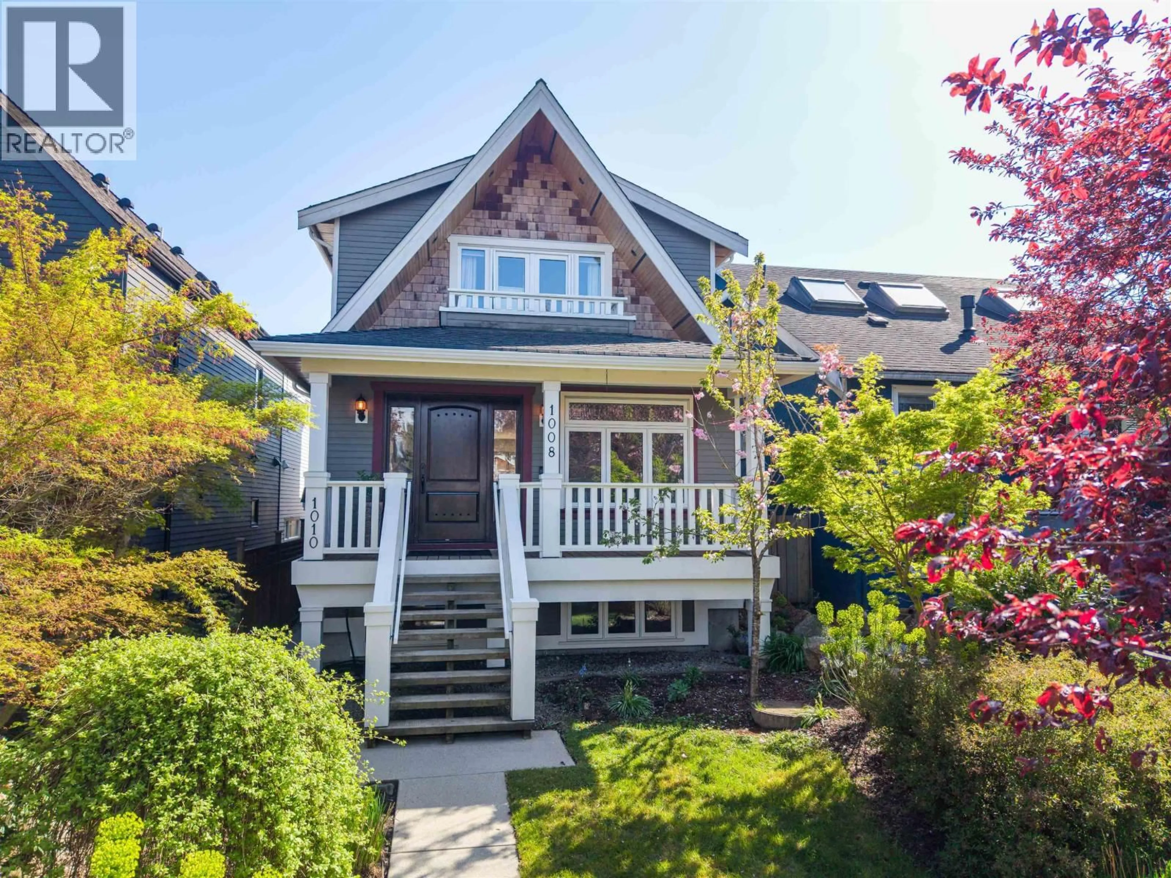 Home with vinyl exterior material, street for 1008 14TH AVENUE, Vancouver British Columbia V5T2N9