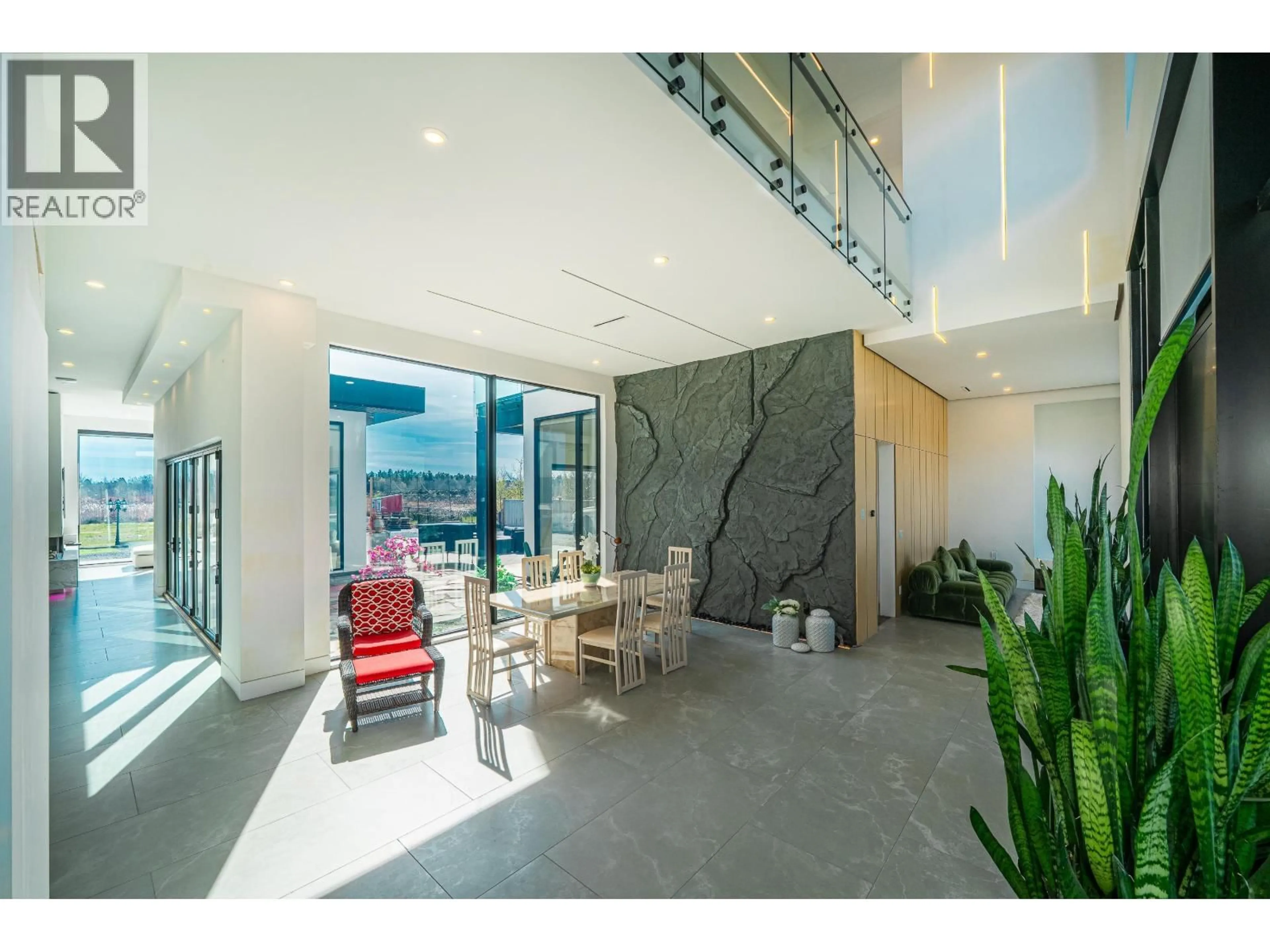 Indoor foyer for 11500 BLUNDELL ROAD, Richmond British Columbia V6Y1L3