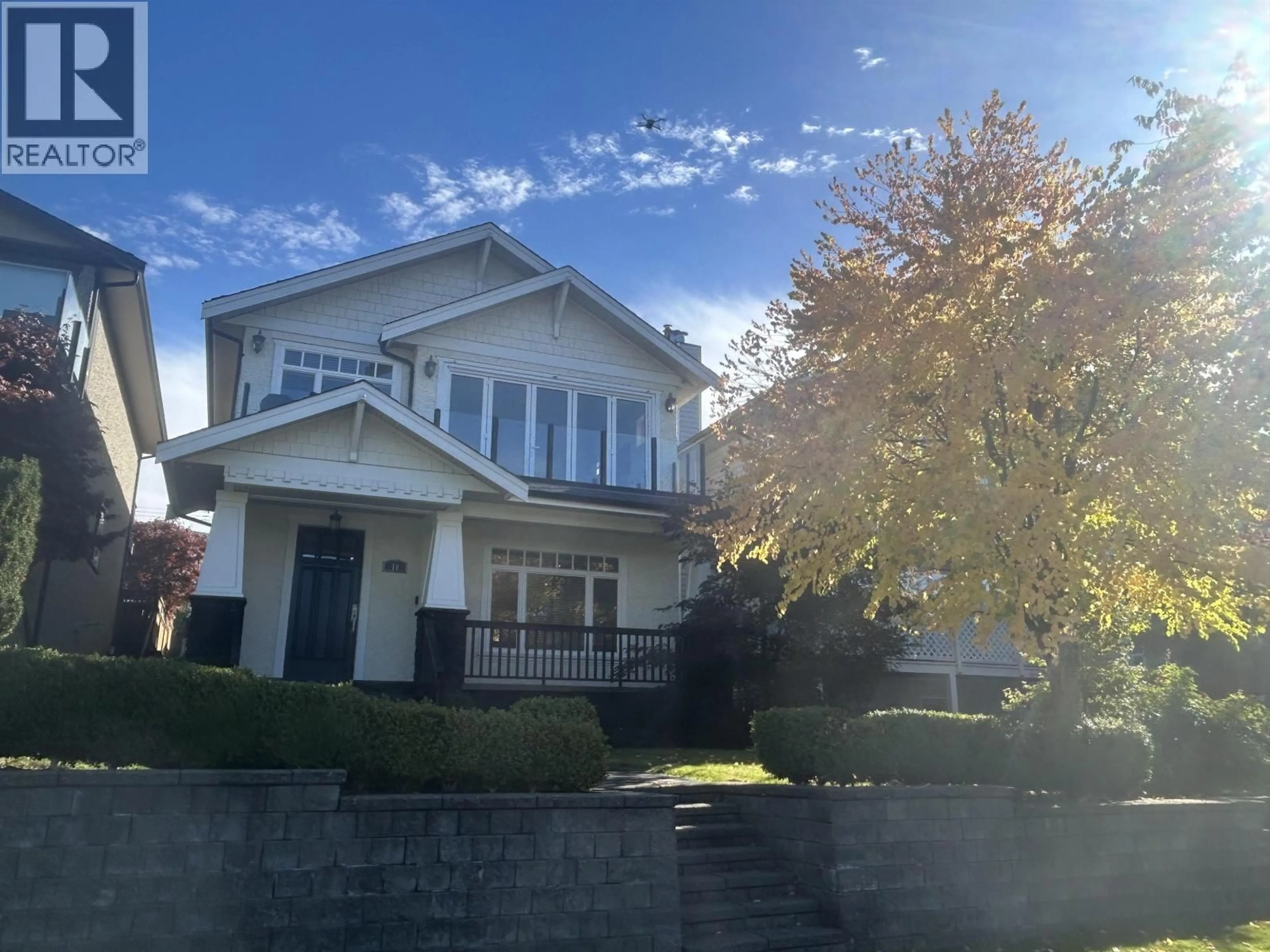 A pic from outside/outdoor area/front of a property/back of a property/a pic from drone, street for 18 HYTHE AVENUE, Burnaby British Columbia V5B3H7