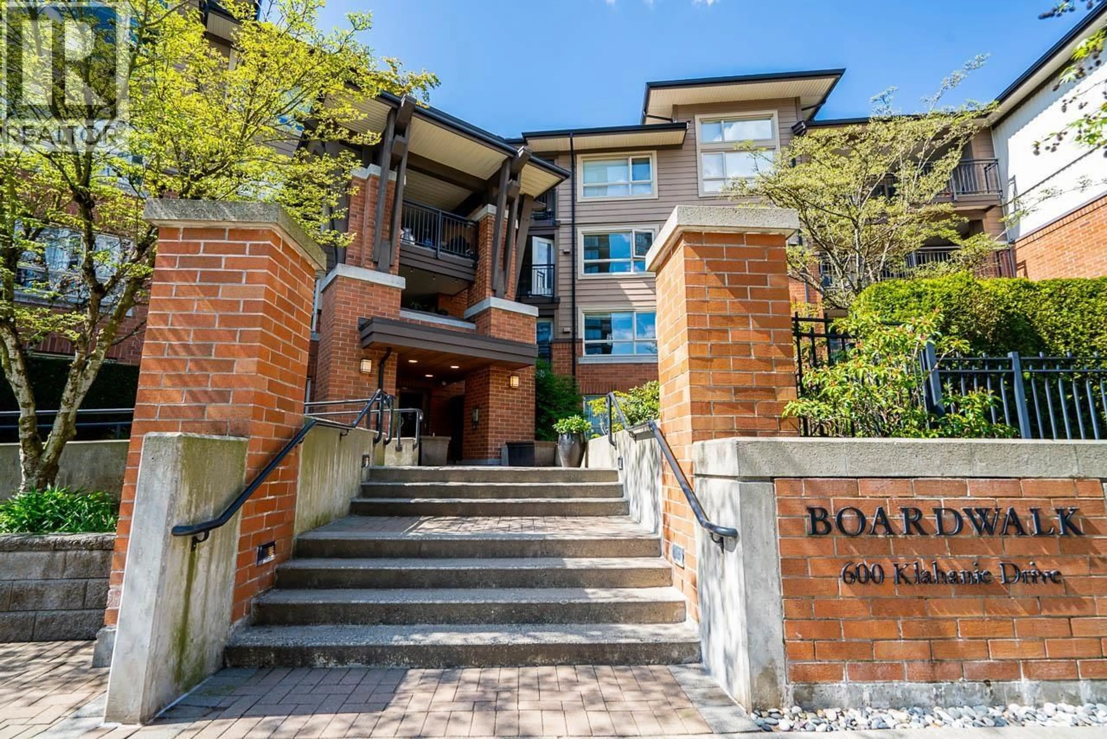 Indoor foyer for 115 - 600 KLAHANIE DRIVE, Port Moody British Columbia V3H5L2