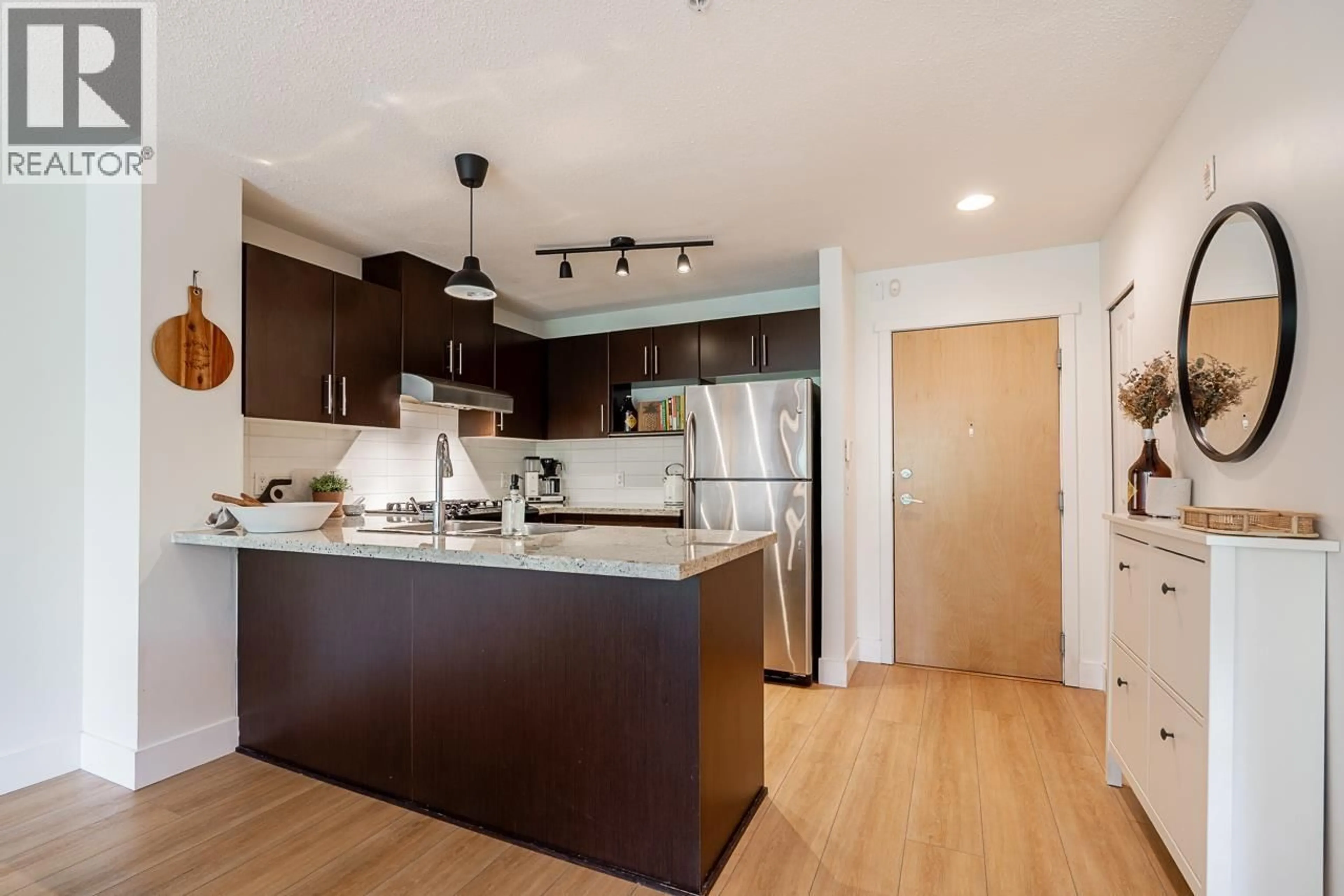 Open concept kitchen, wood/laminate floor for 115 - 600 KLAHANIE DRIVE, Port Moody British Columbia V3H5L2
