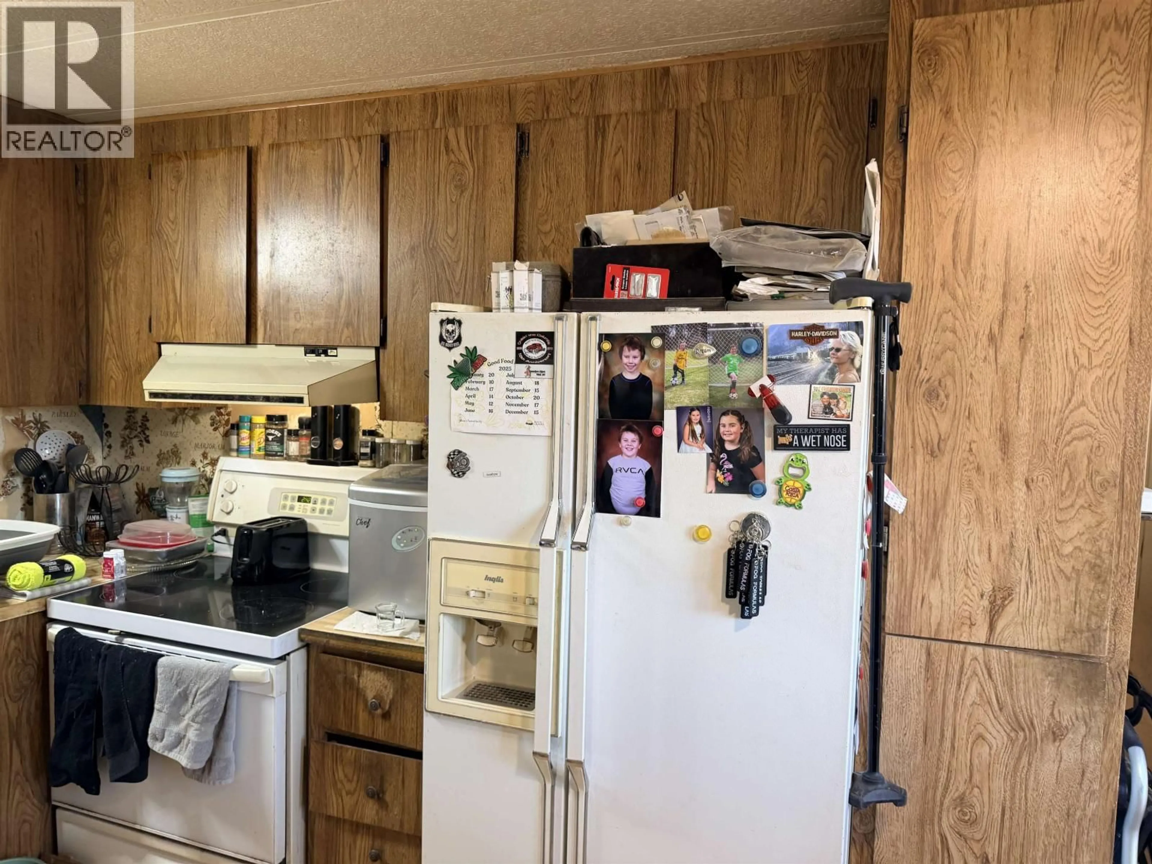 Standard kitchen, wood/laminate floor for 170 HICKORY ROAD, Williams Lake British Columbia V2G4Z9
