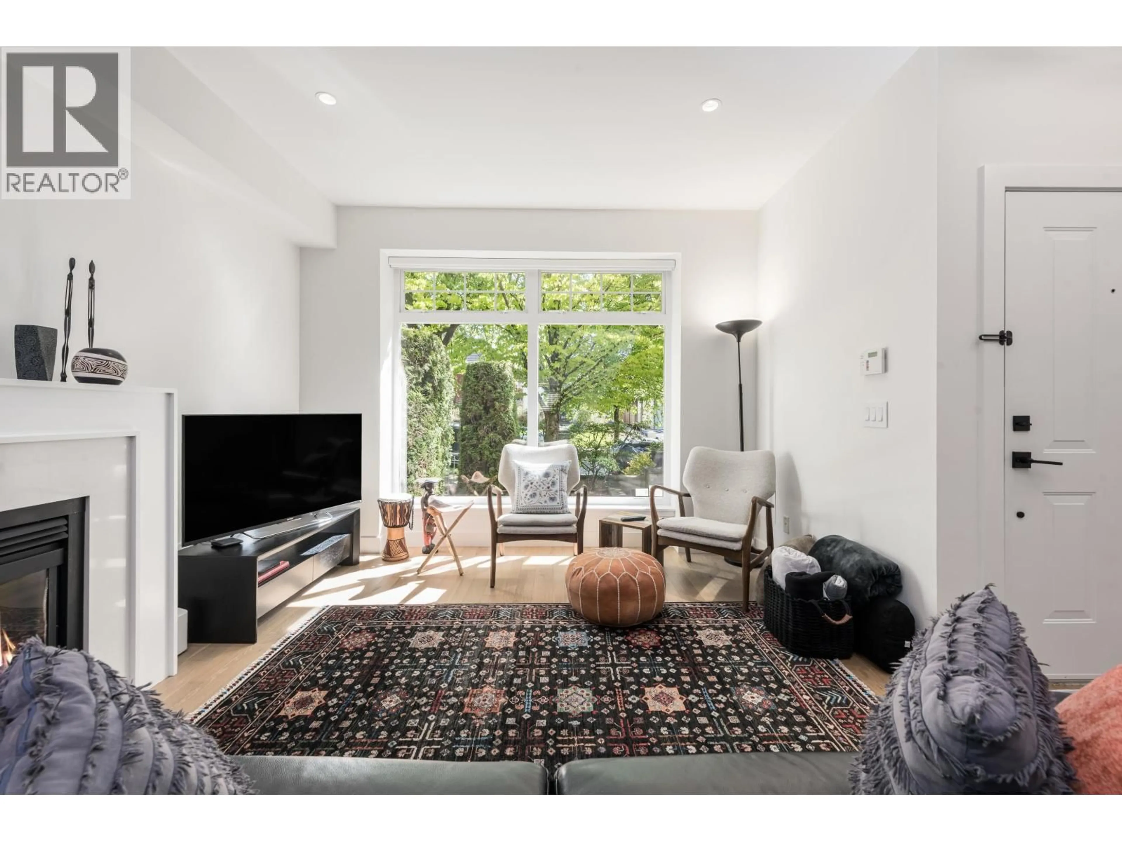 Unknown for 1823 NAPIER STREET, Vancouver British Columbia V5L2N4