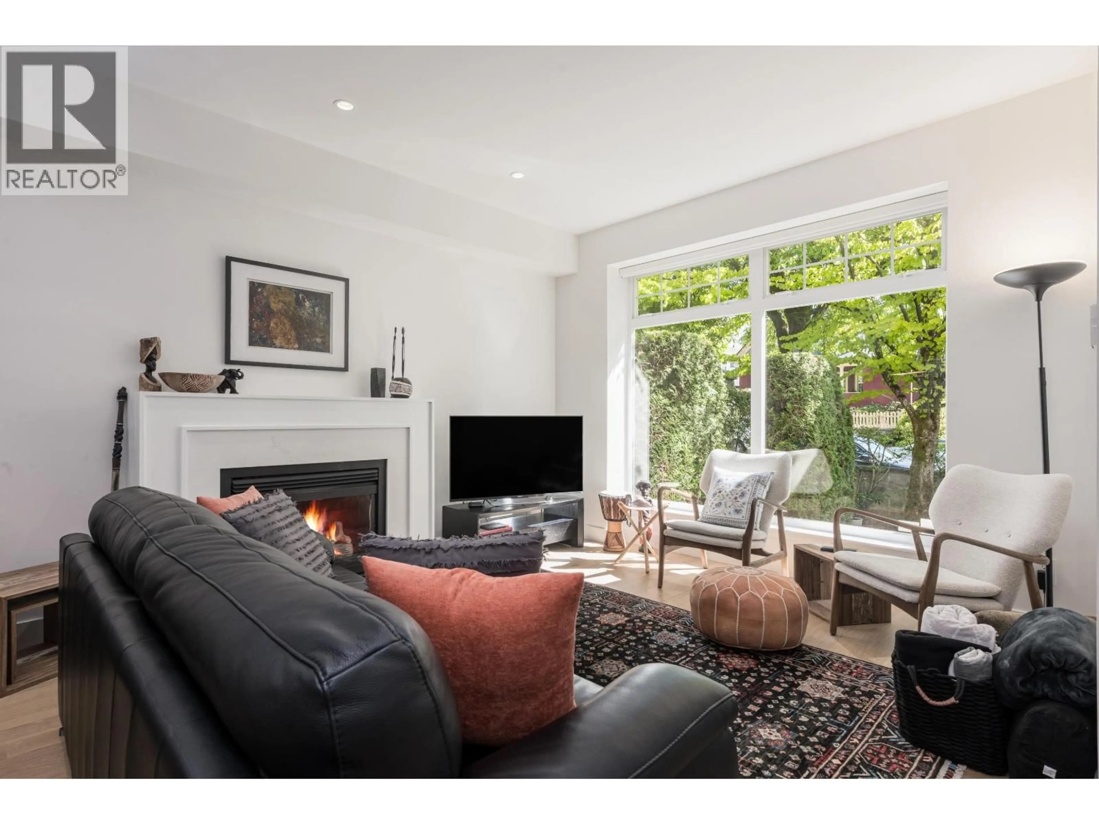 Unknown for 1823 NAPIER STREET, Vancouver British Columbia V5L2N4