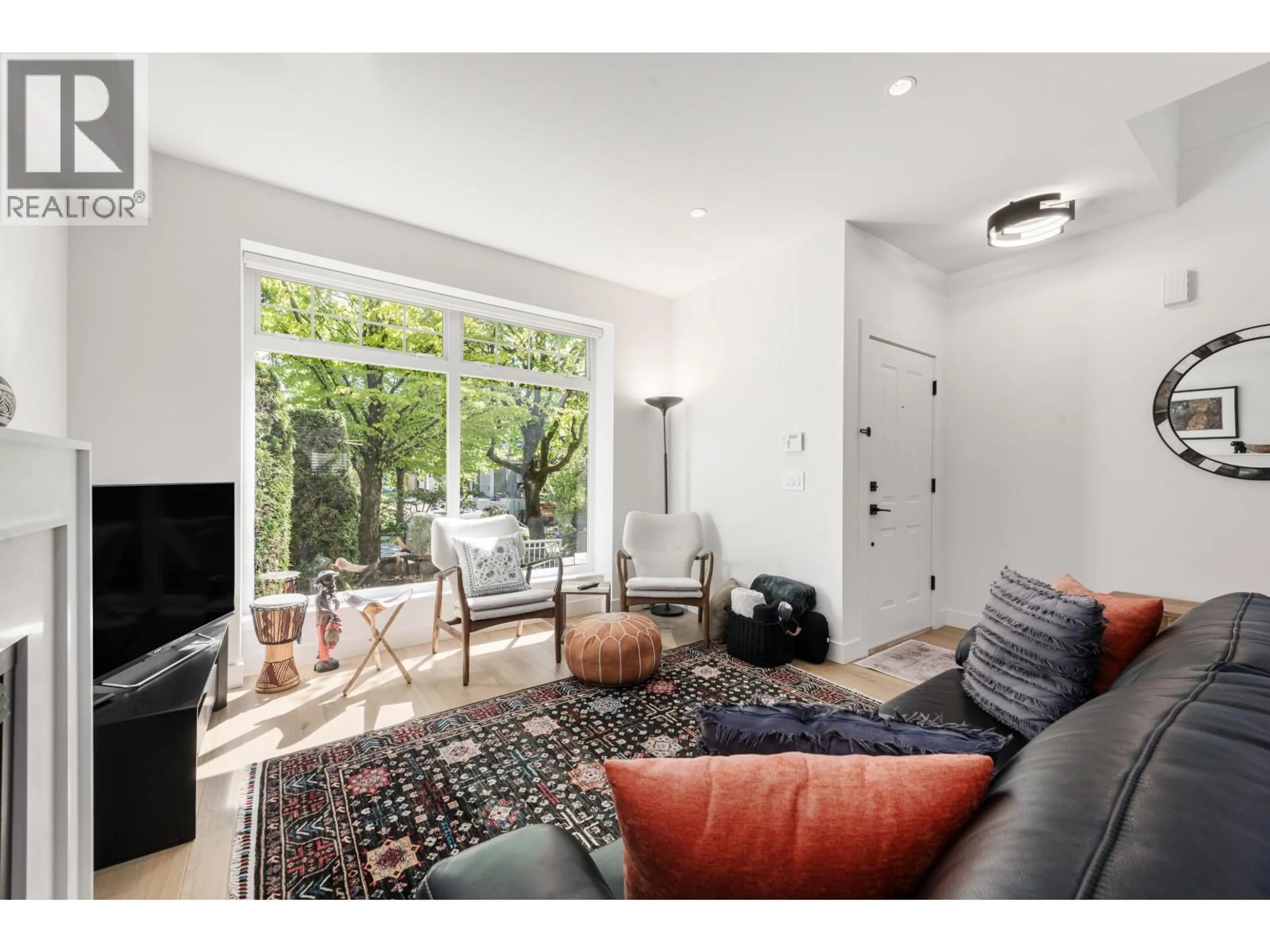 Unknown for 1823 NAPIER STREET, Vancouver British Columbia V5L2N4
