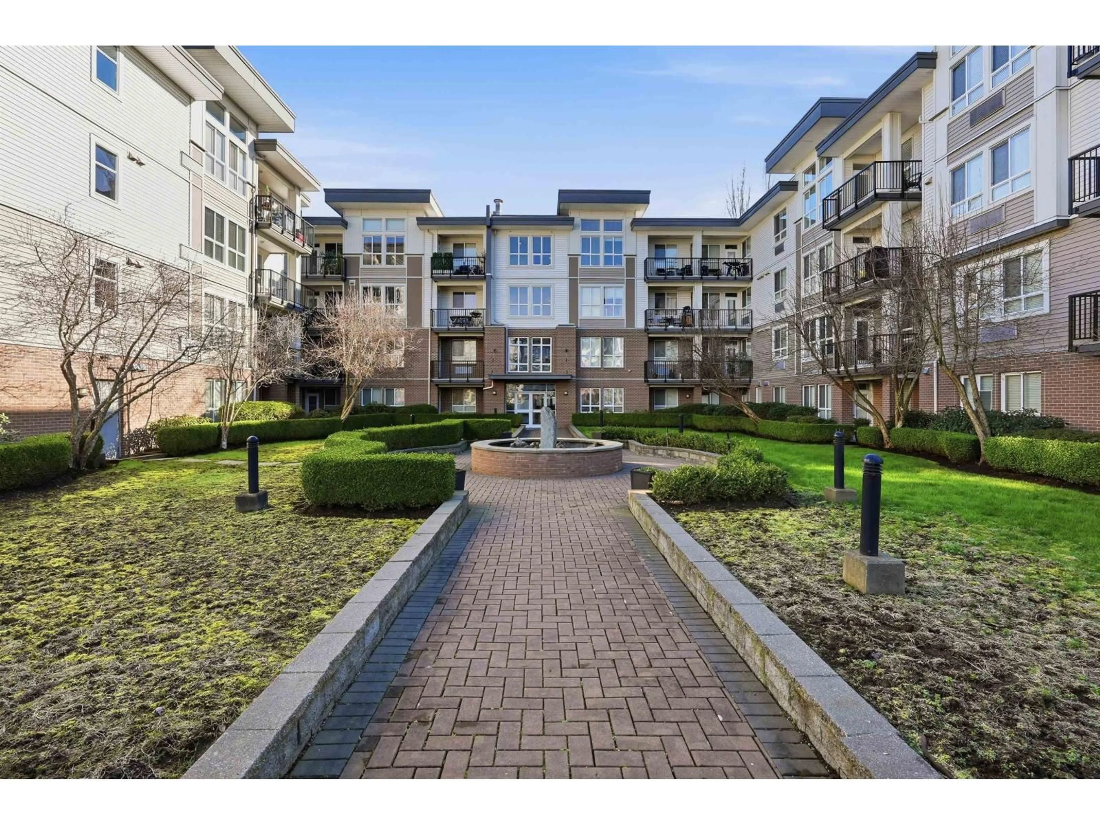 Patio, street for 421 - 5430 201 STREET, Langley British Columbia V3A0A2