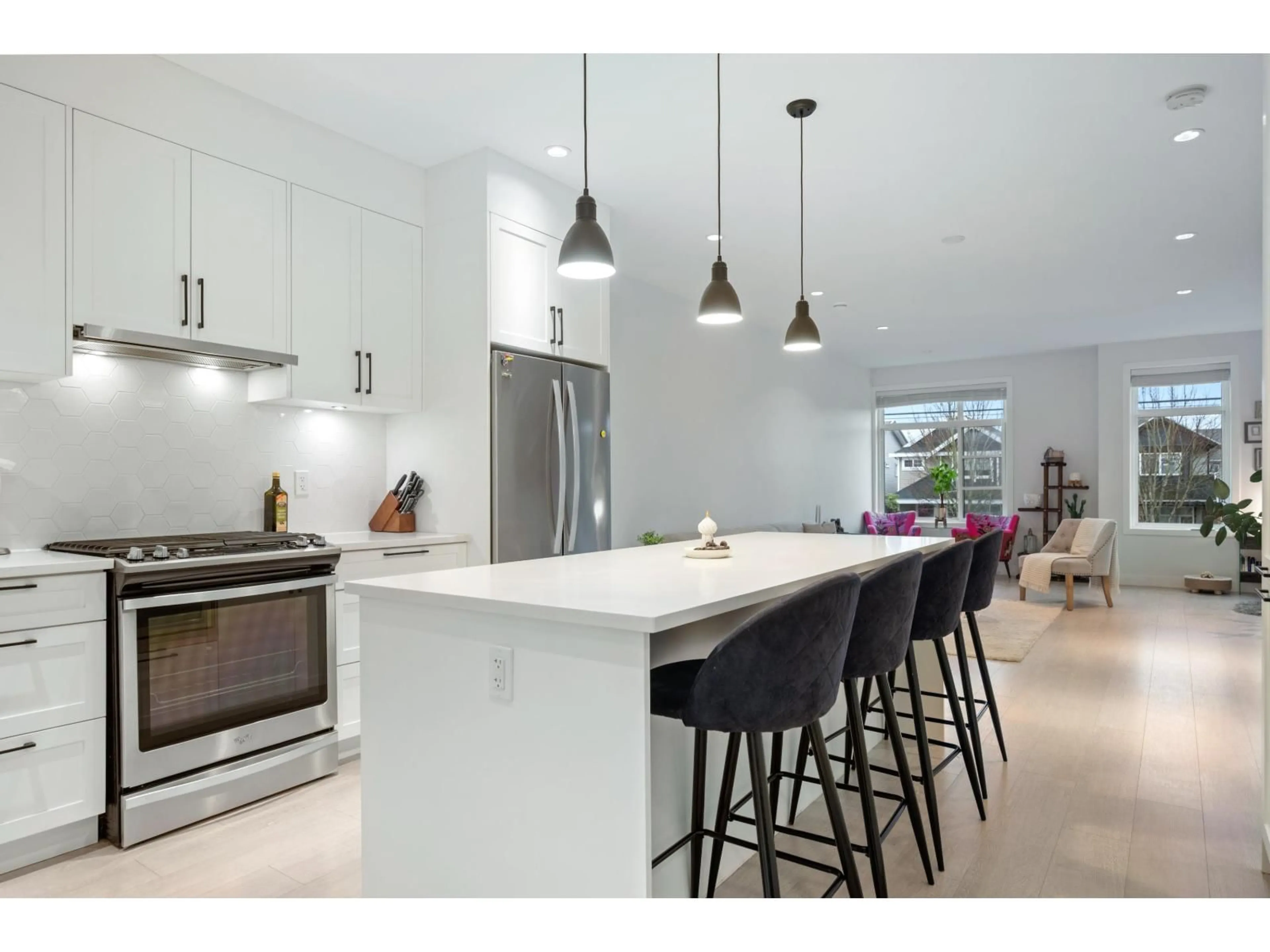Contemporary kitchen, ceramic/tile floor for 33 - 7127 193A STREET, Surrey British Columbia V4N6V9