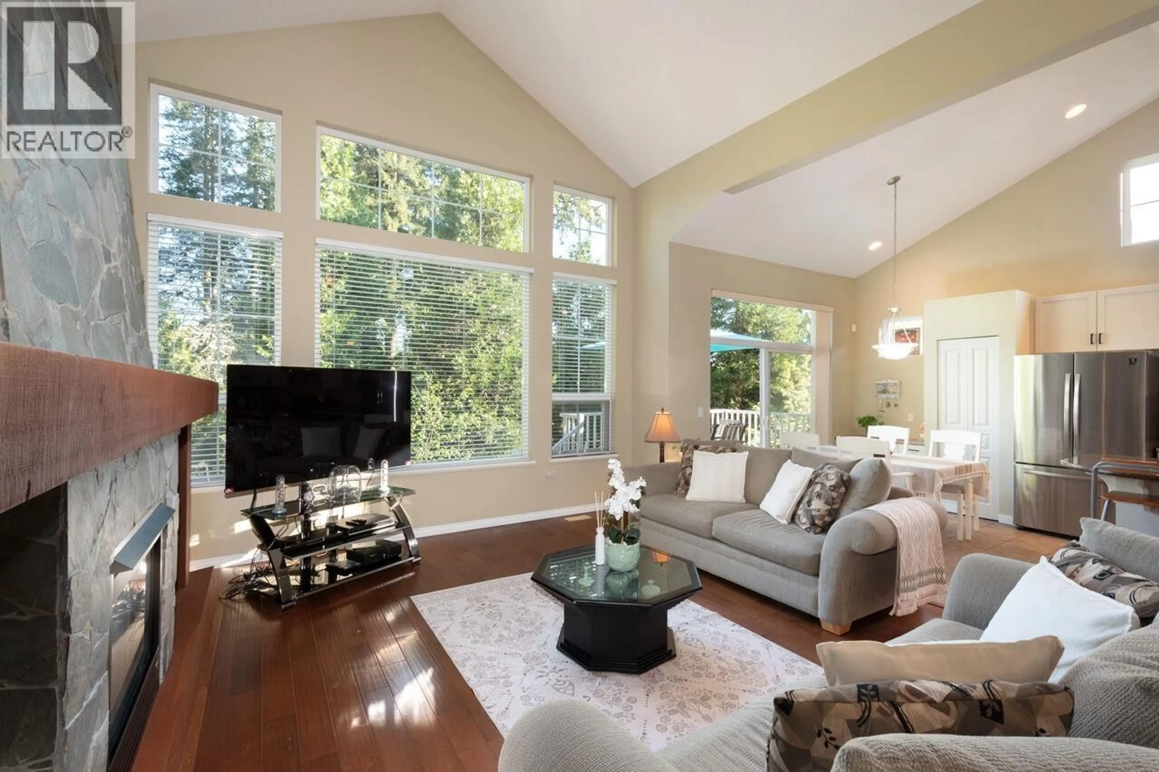 Living room with furniture, unknown for 10 ASHWOOD DRIVE, Port Moody British Columbia V3H5H2