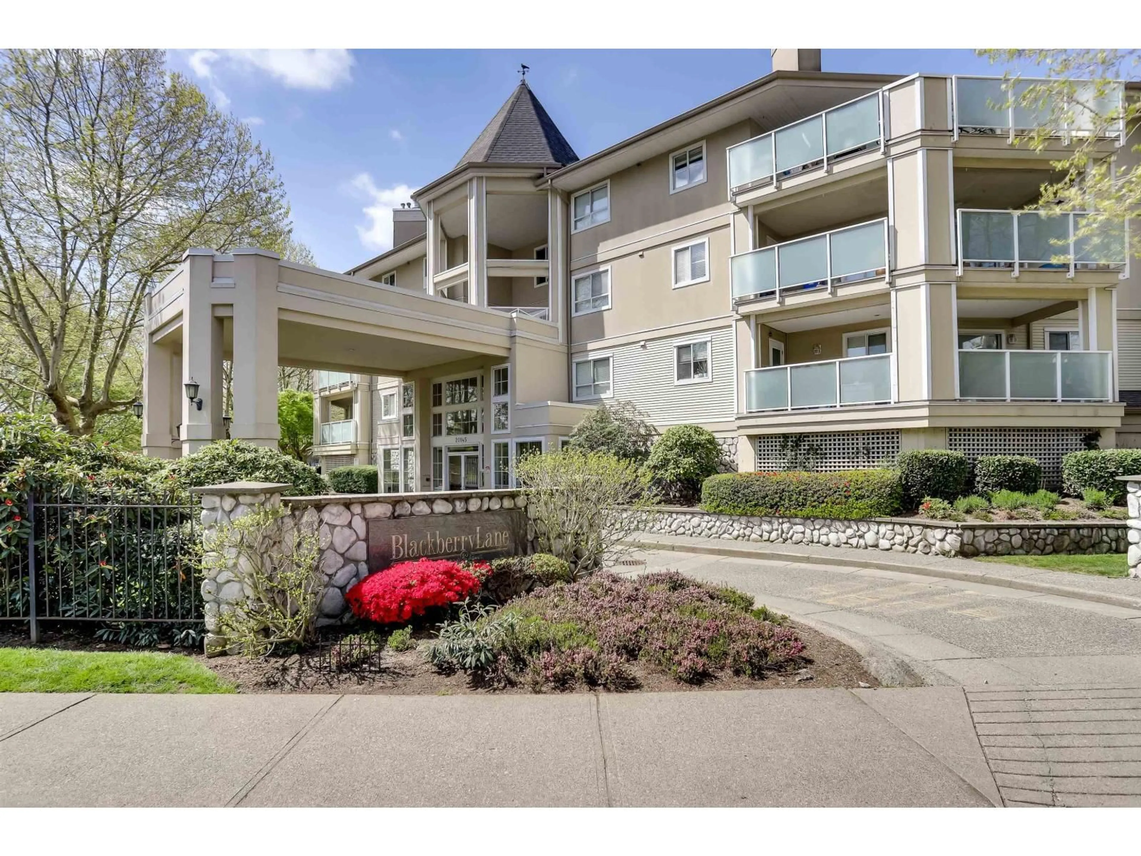 Unknown for 204 - 20145 55A AVENUE, Langley British Columbia V3A8L6