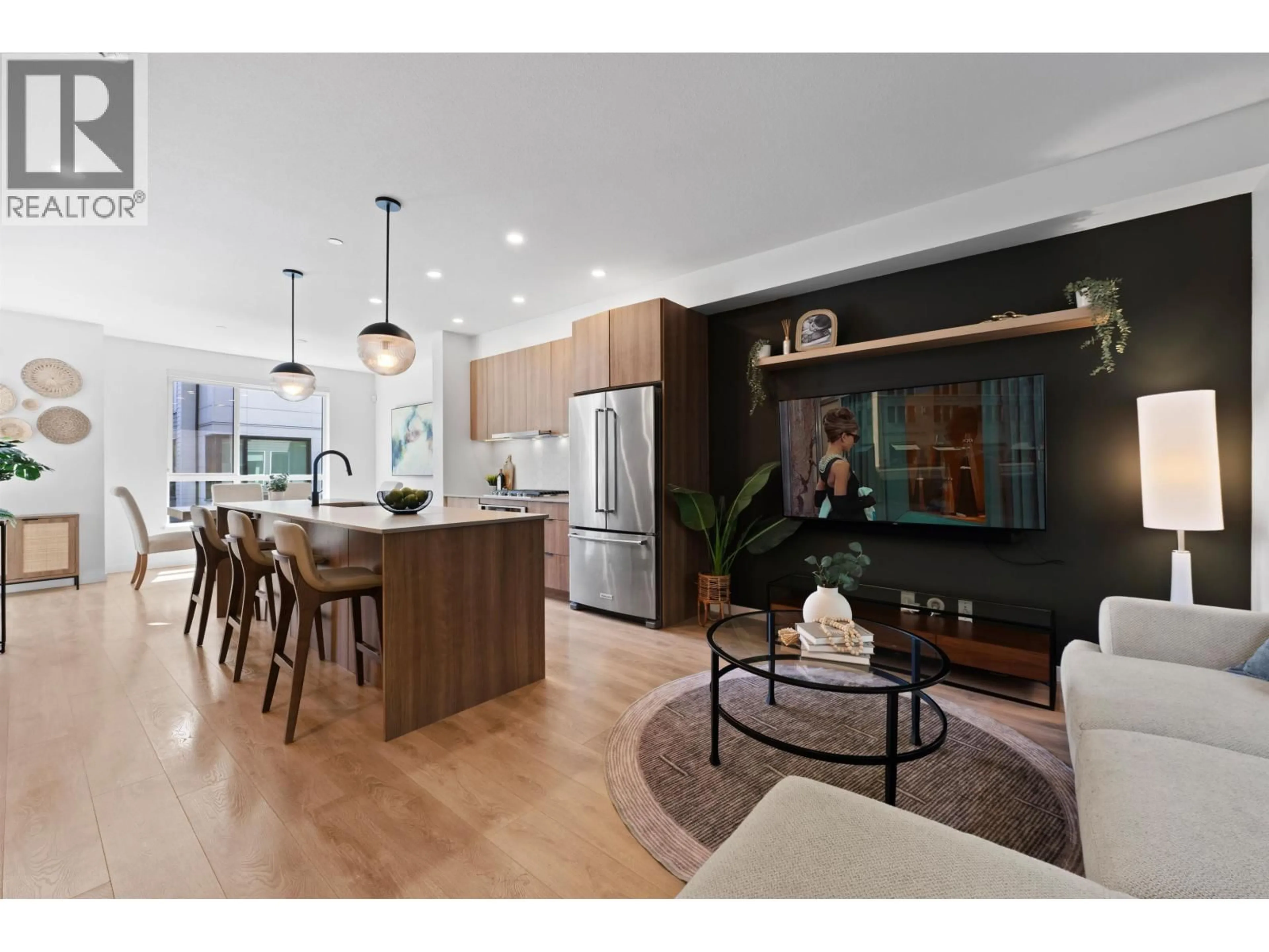 Unknown for 23 - 533 3RD STREET, North Vancouver British Columbia V7L1G4