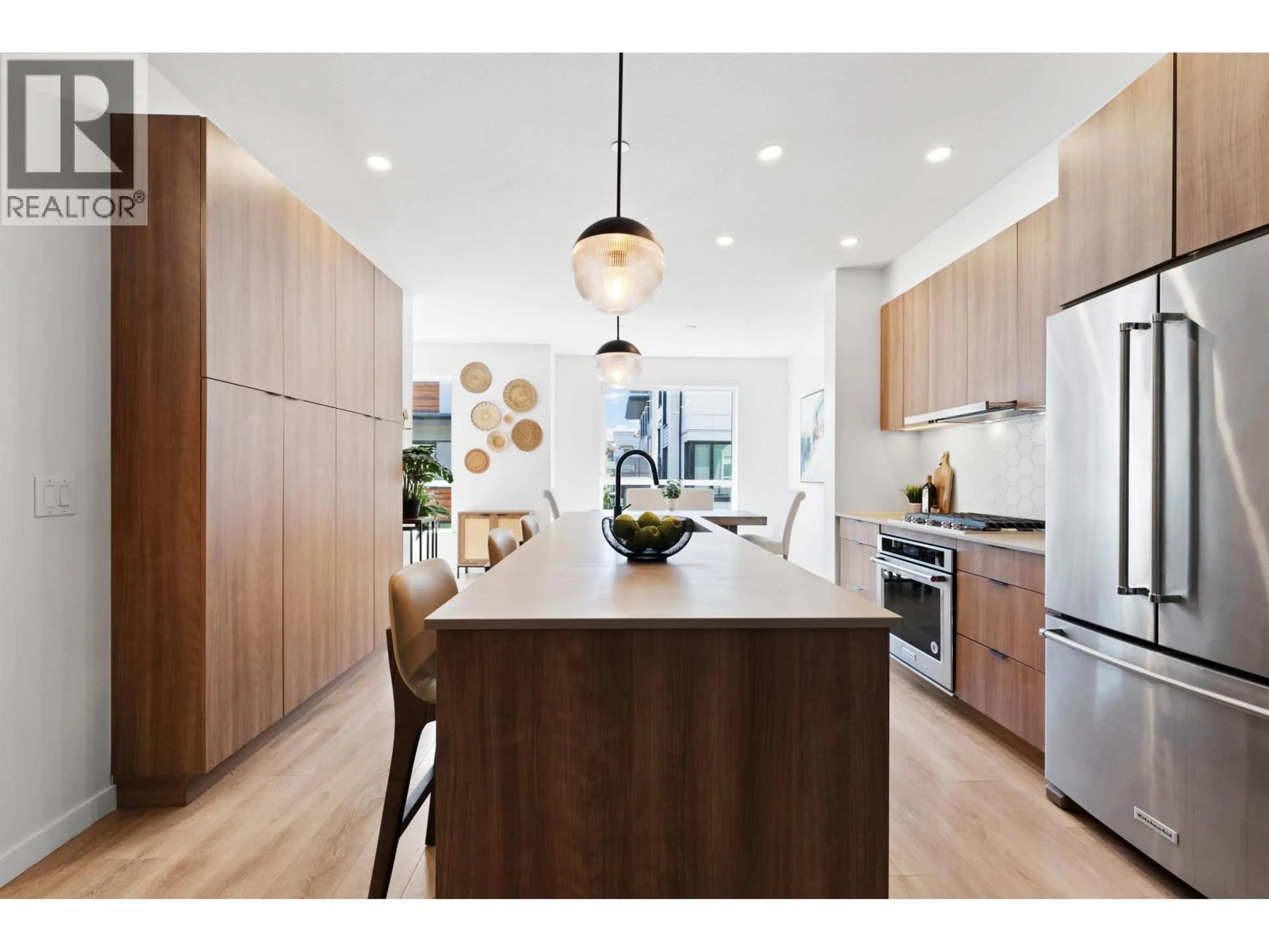 Unknown for 23 - 533 3RD STREET, North Vancouver British Columbia V7L1G4