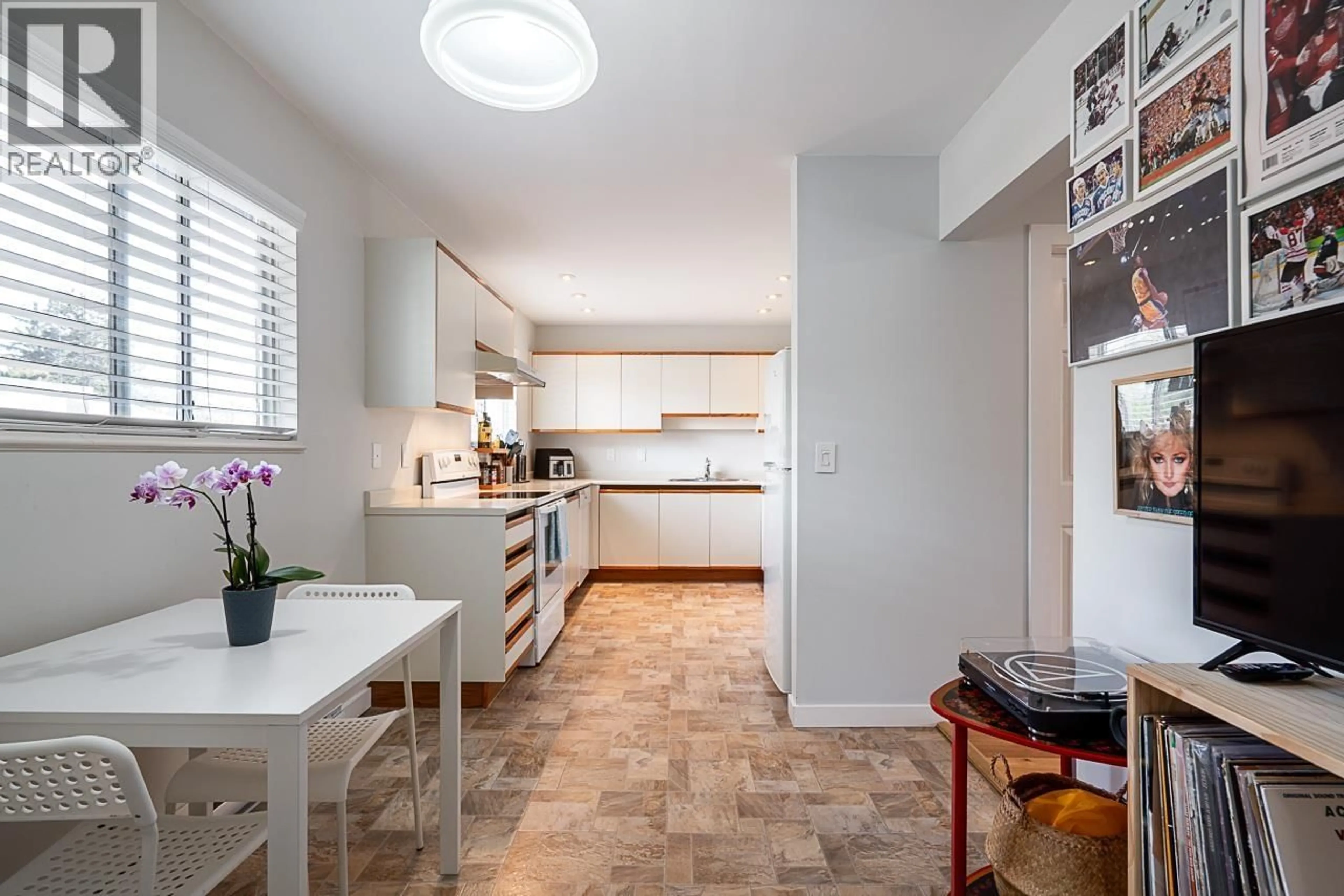 Unknown for 836 ROCHE POINT DRIVE, North Vancouver British Columbia V7H2T9