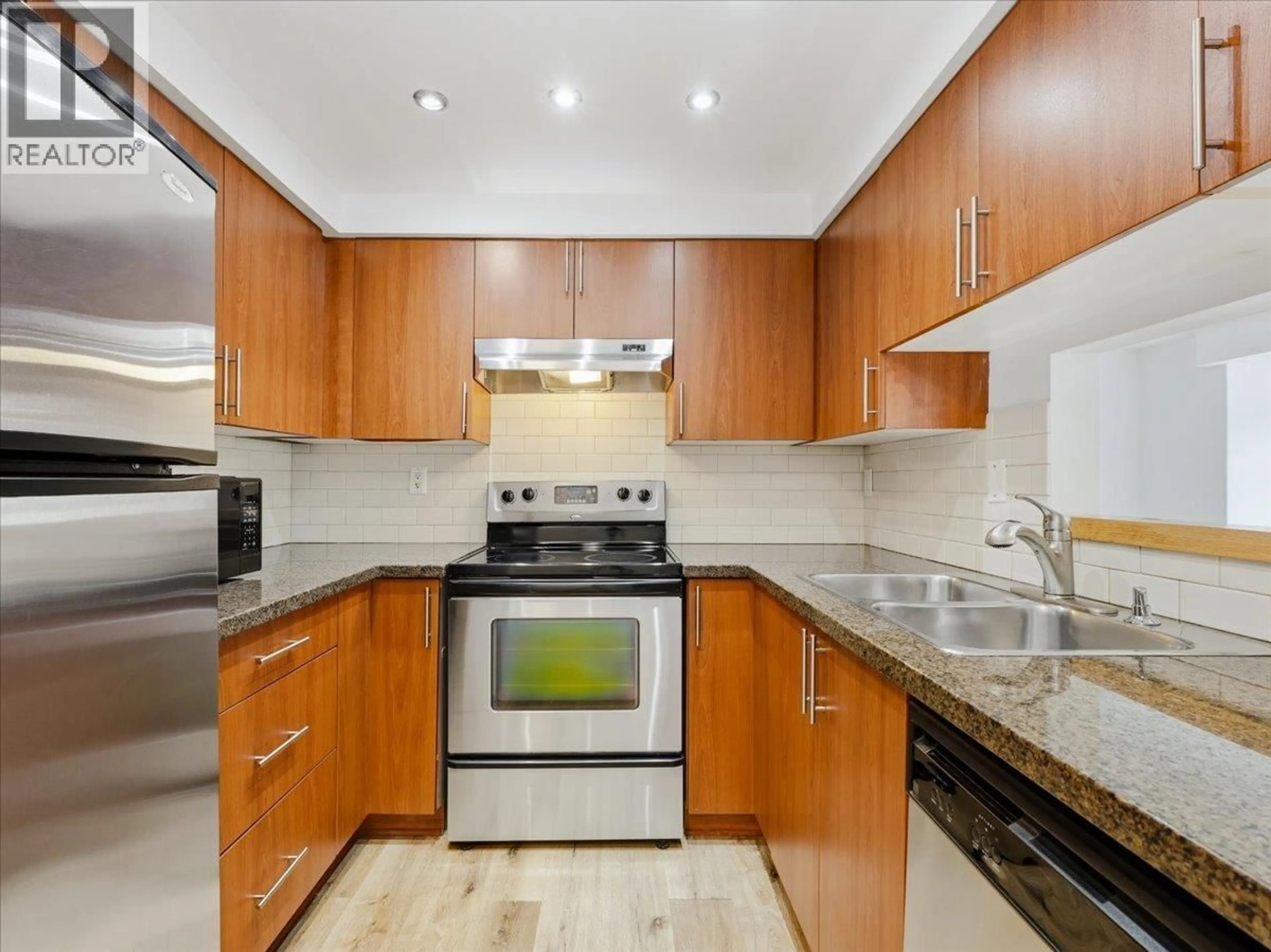 Unknown for 102 - 235 4TH STREET, North Vancouver British Columbia V7M1H8