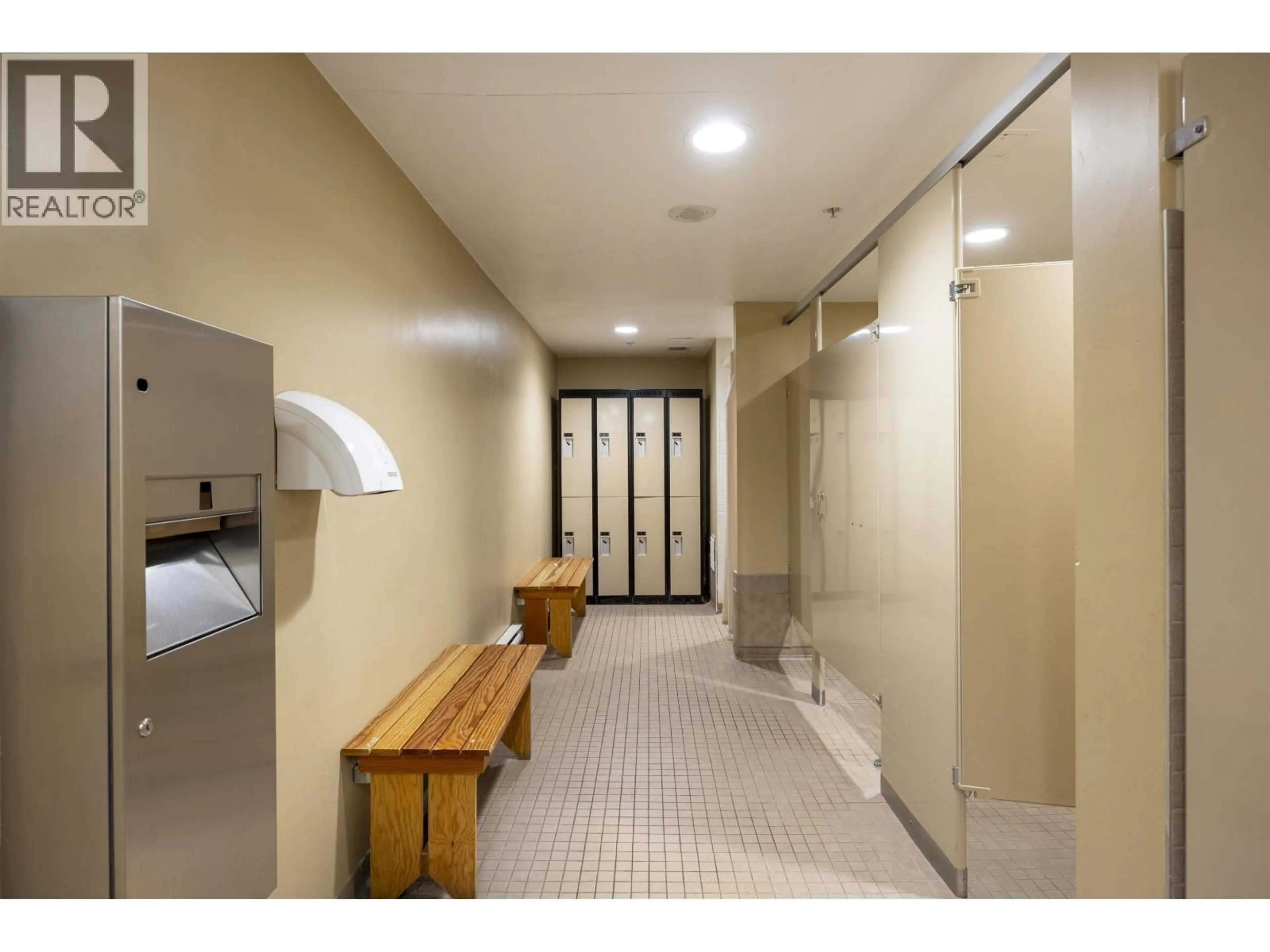 Indoor foyer for 2303 - 2088 MADISON AVENUE, Burnaby British Columbia V5C6T5