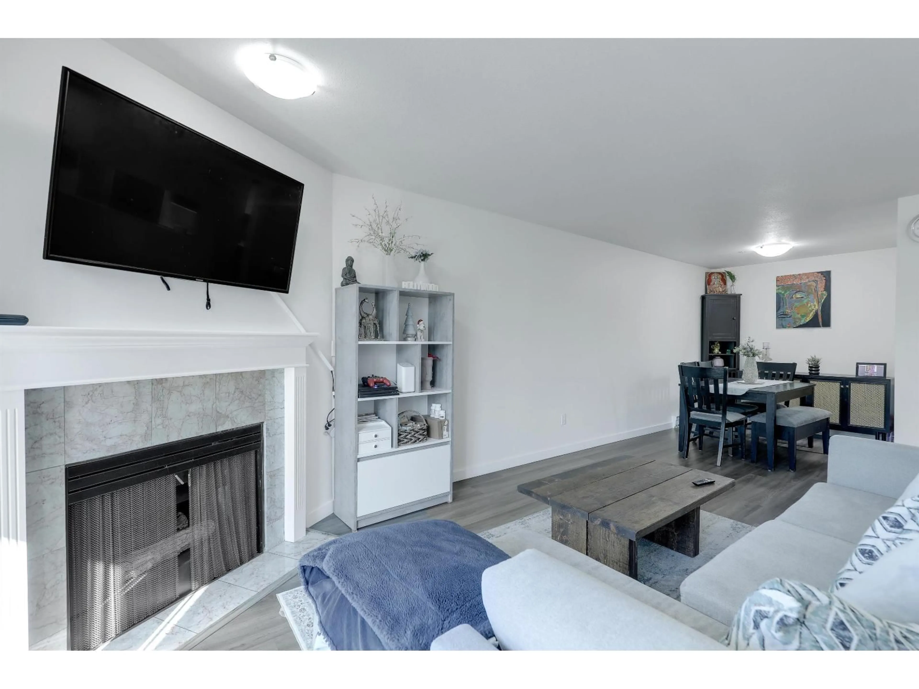 Living room with furniture, unknown for 336 - 32830 GEORGE FERGUSON WAY, Abbotsford British Columbia V2S7K1