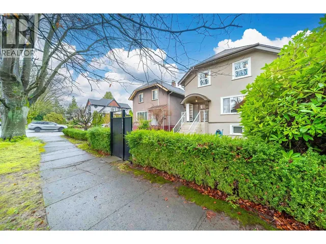 2779 13TH AVENUE, Vancouver 2