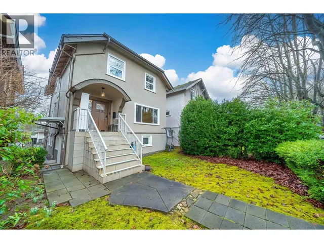2779 13TH AVENUE, Vancouver 4