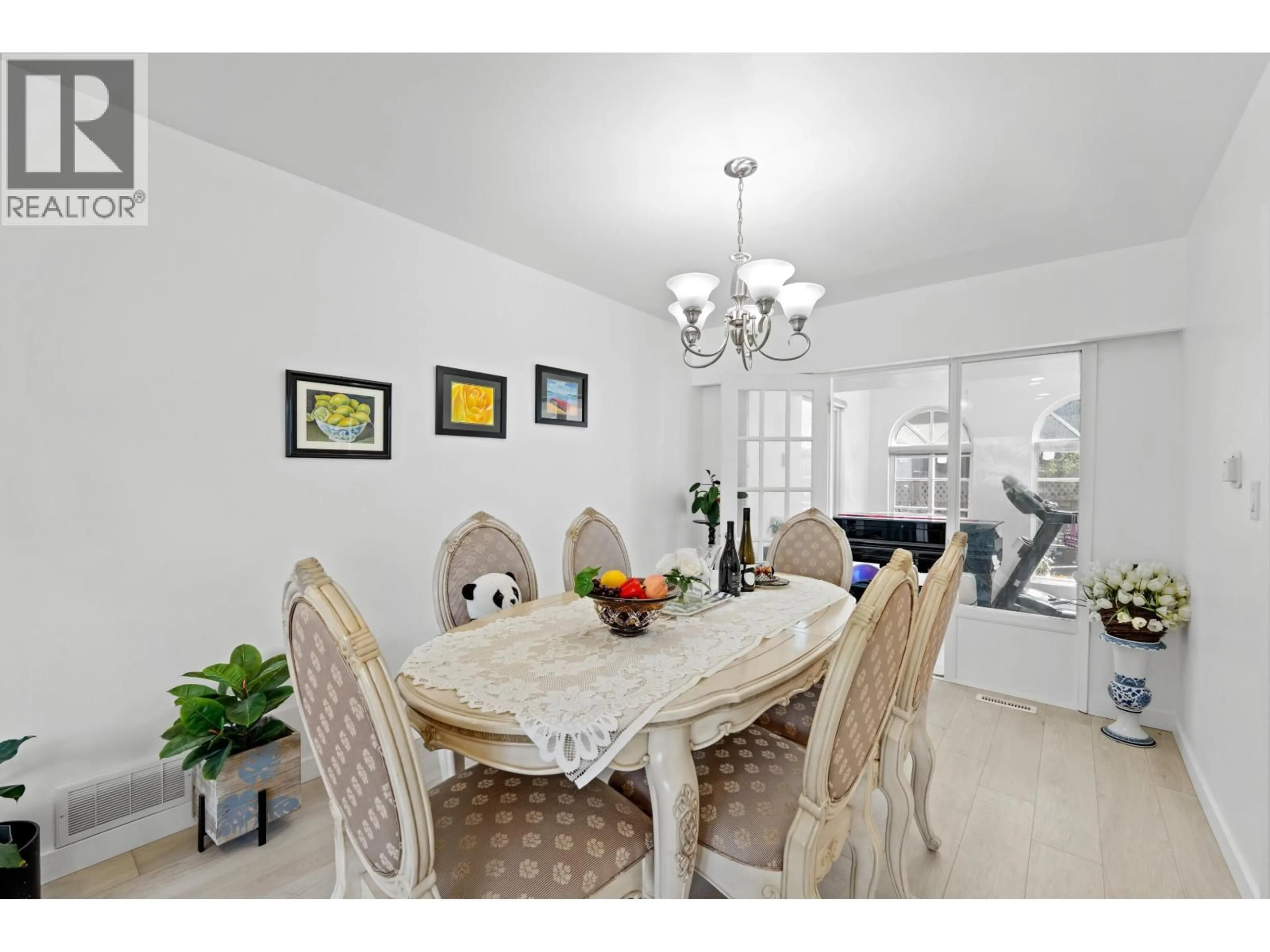 Dining room, unknown for 4194 CHERRYWOOD CRESCENT, Burnaby British Columbia V5G2S1