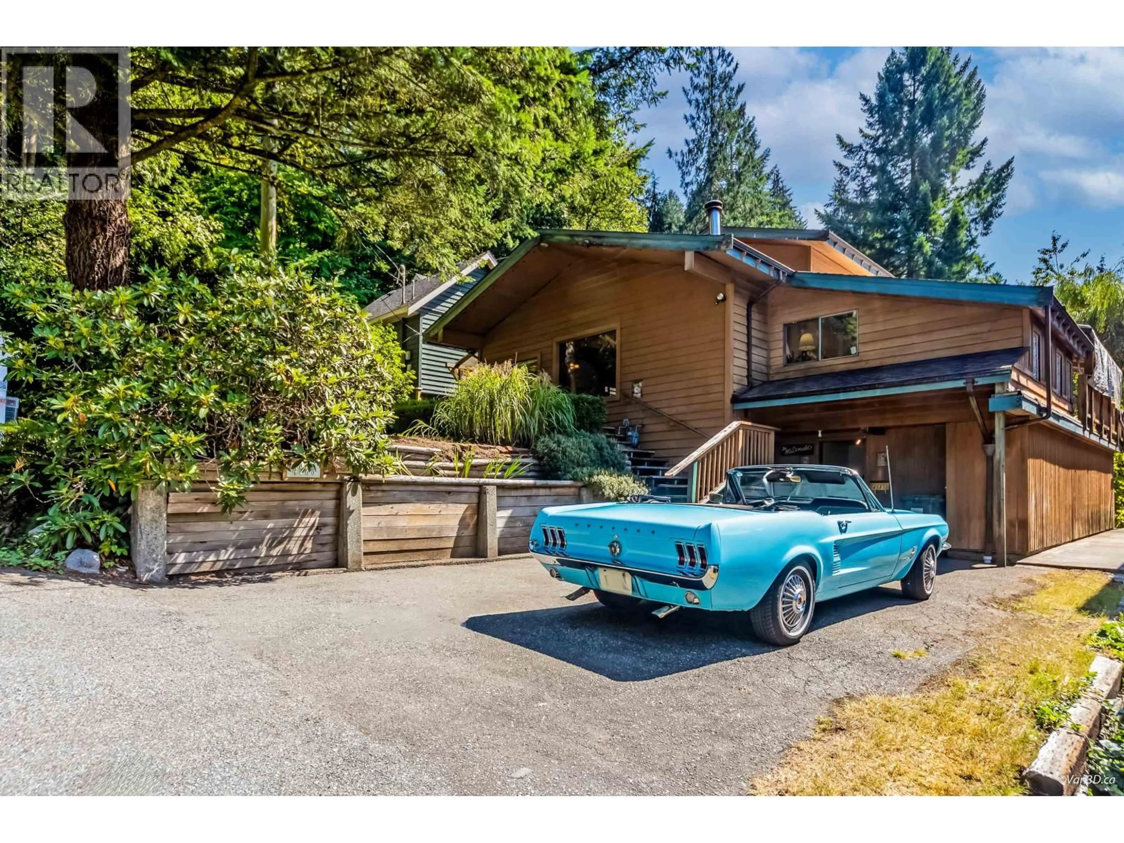 Unknown for 4585 RAEBURN STREET, North Vancouver British Columbia V7G1K3