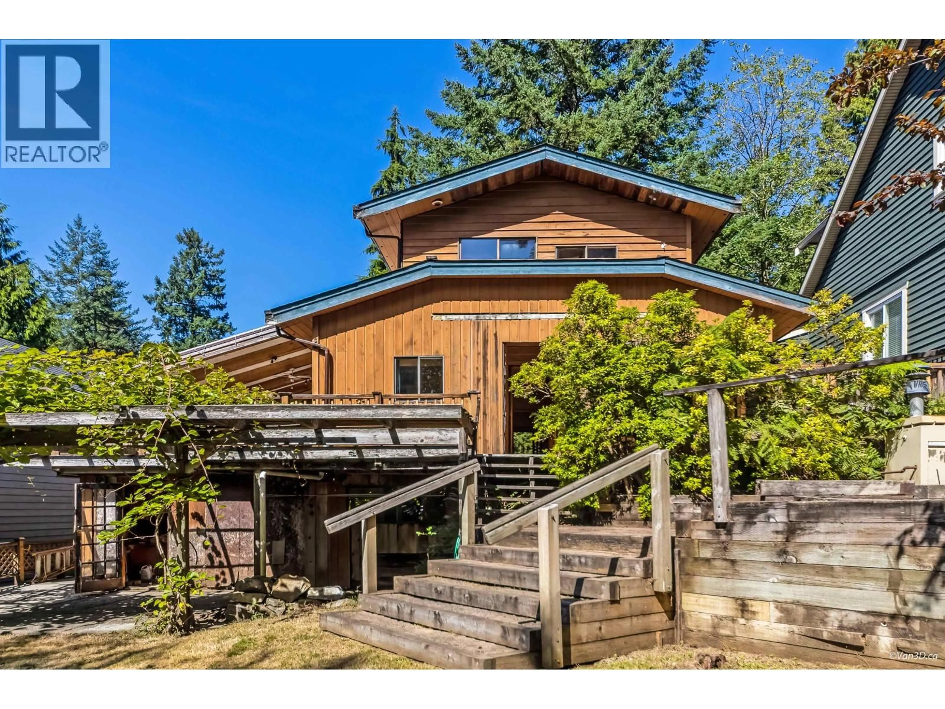 Unknown for 4585 RAEBURN STREET, North Vancouver British Columbia V7G1K3