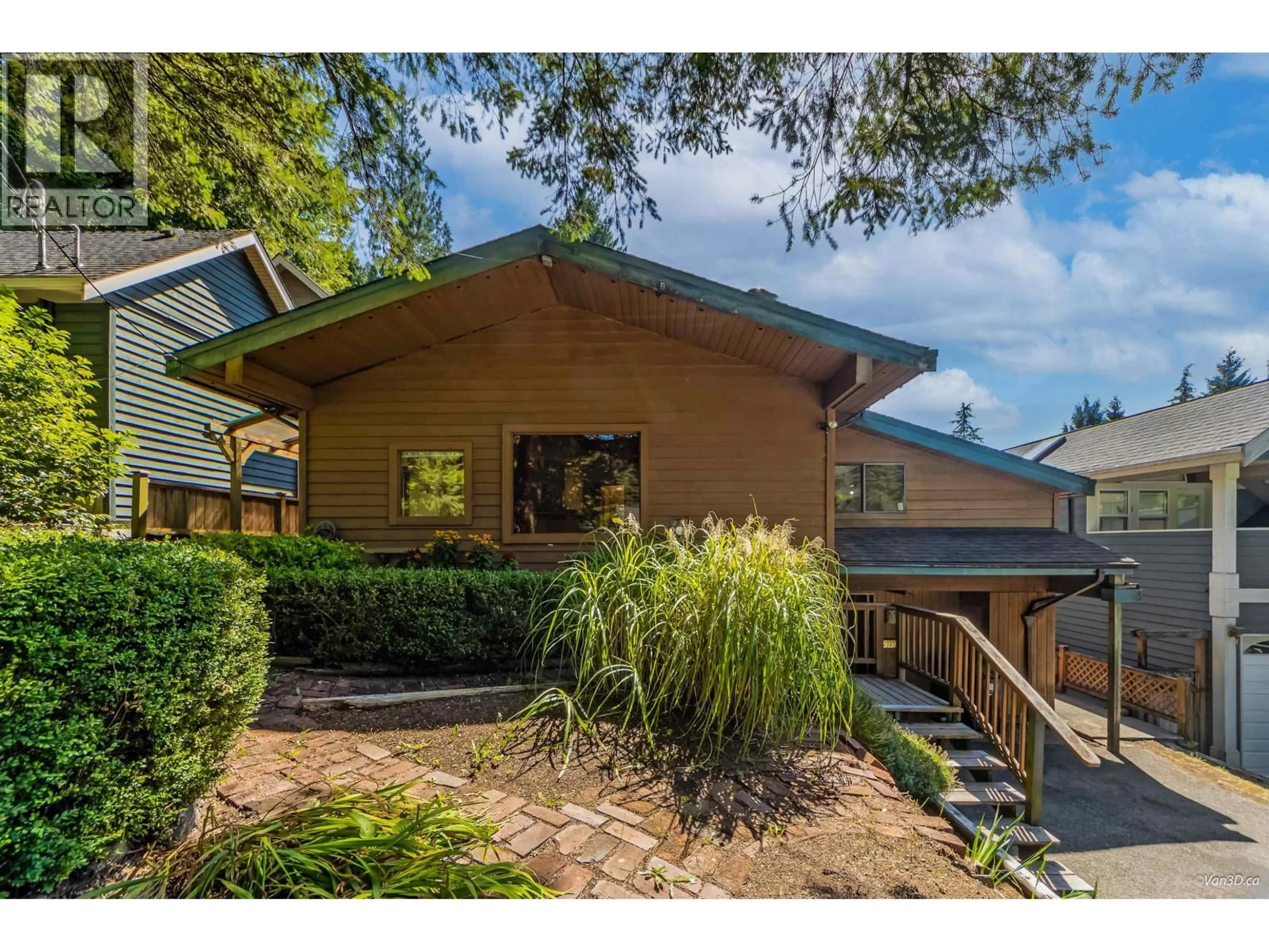 Unknown for 4585 RAEBURN STREET, North Vancouver British Columbia V7G1K3