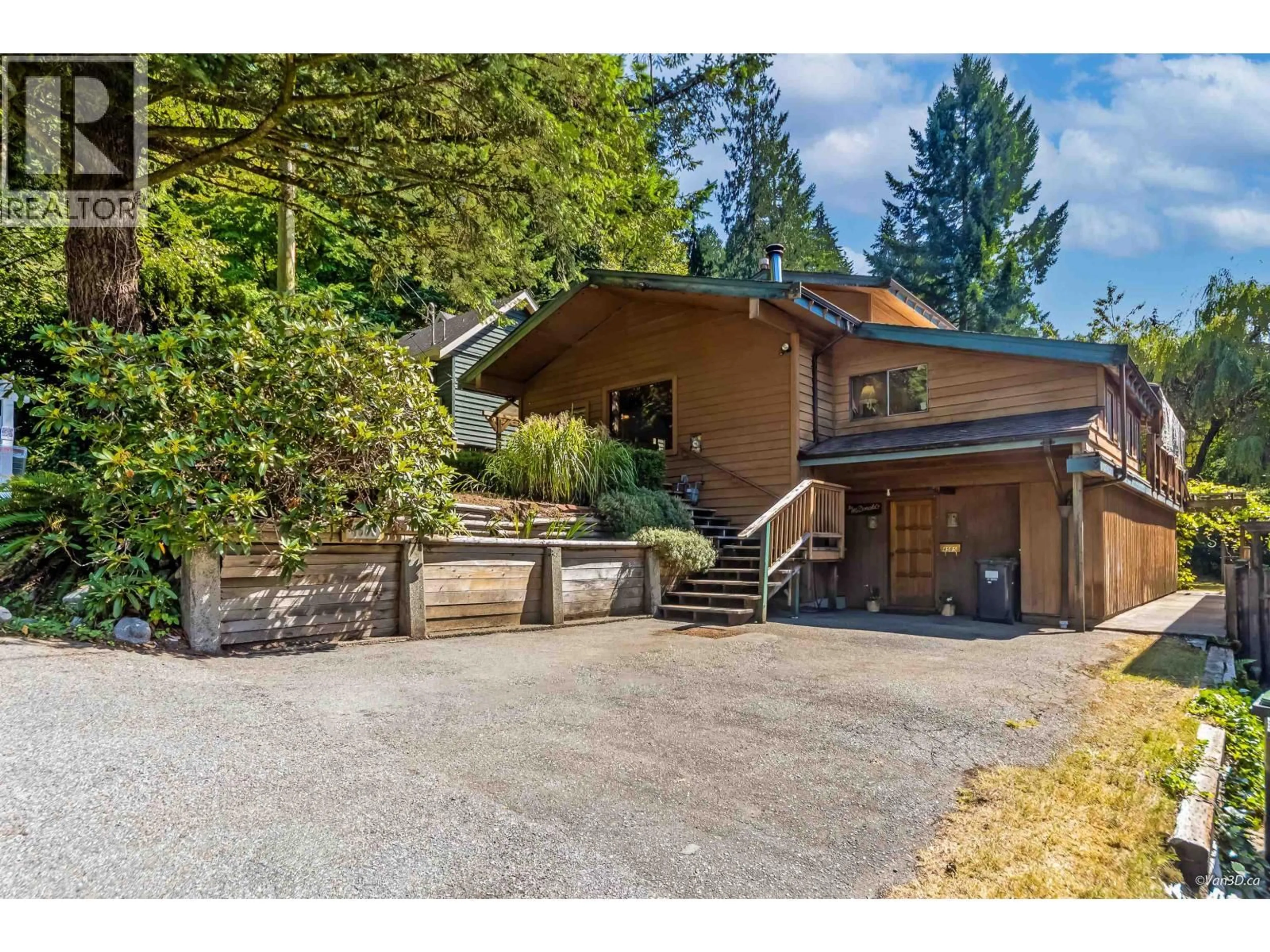 Unknown for 4585 RAEBURN STREET, North Vancouver British Columbia V7G1K3