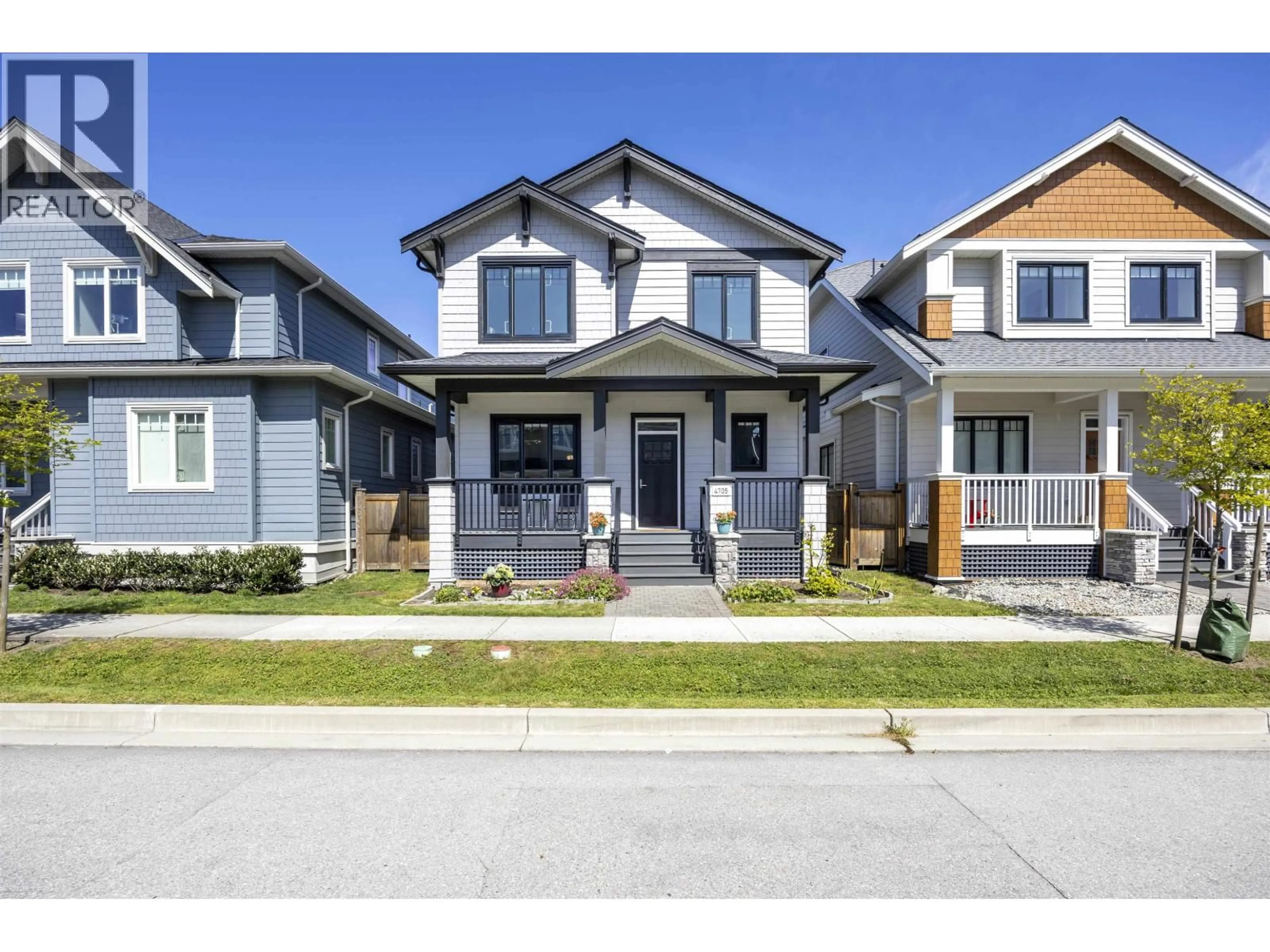 Home with vinyl exterior material, street for 4705 HAZELNUT WAY, Tsawwassen British Columbia V4M4G2