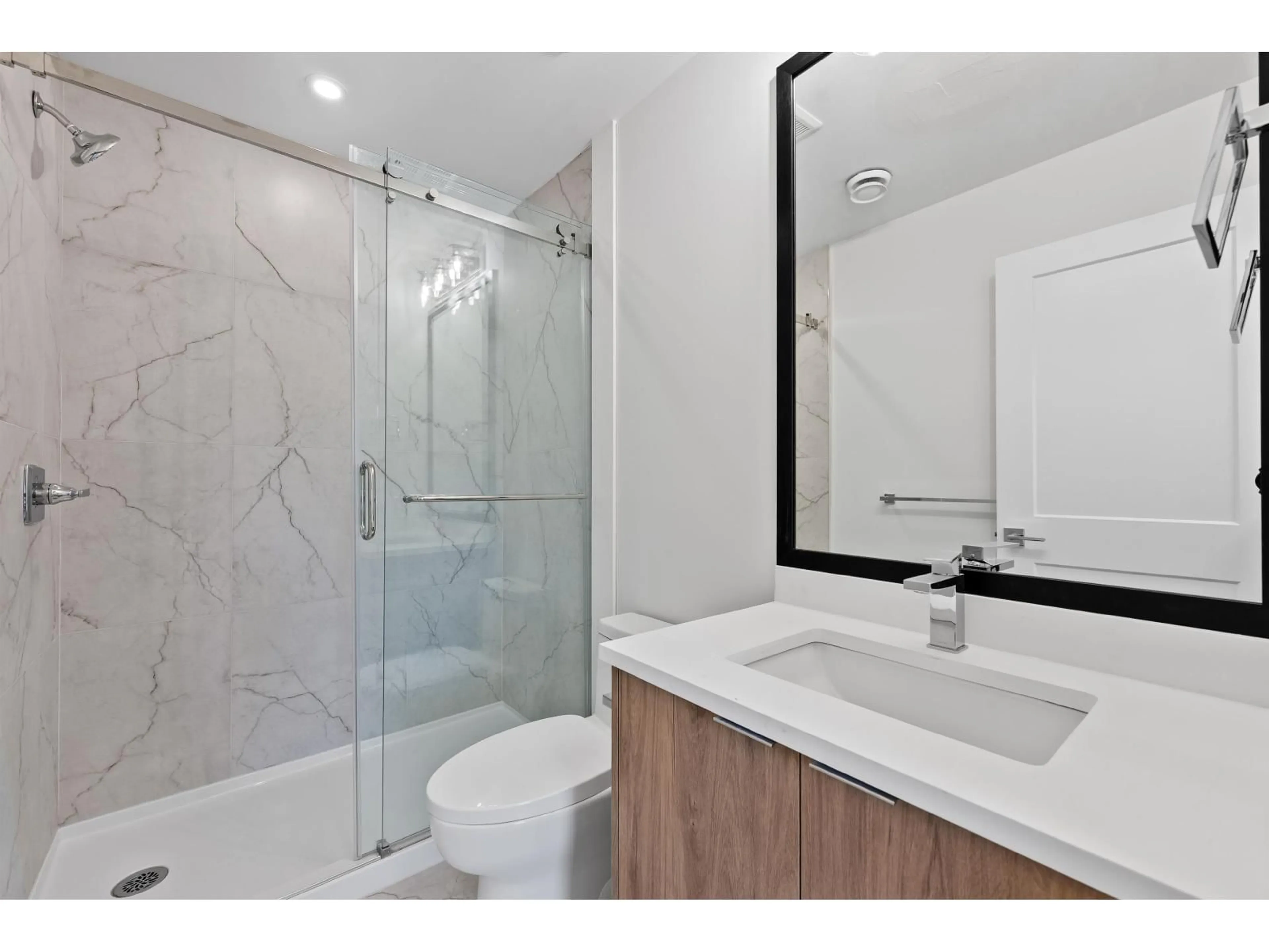 Standard bathroom, ceramic/tile floor for 213 - 2233 156 STREET, Surrey British Columbia V4A4V3