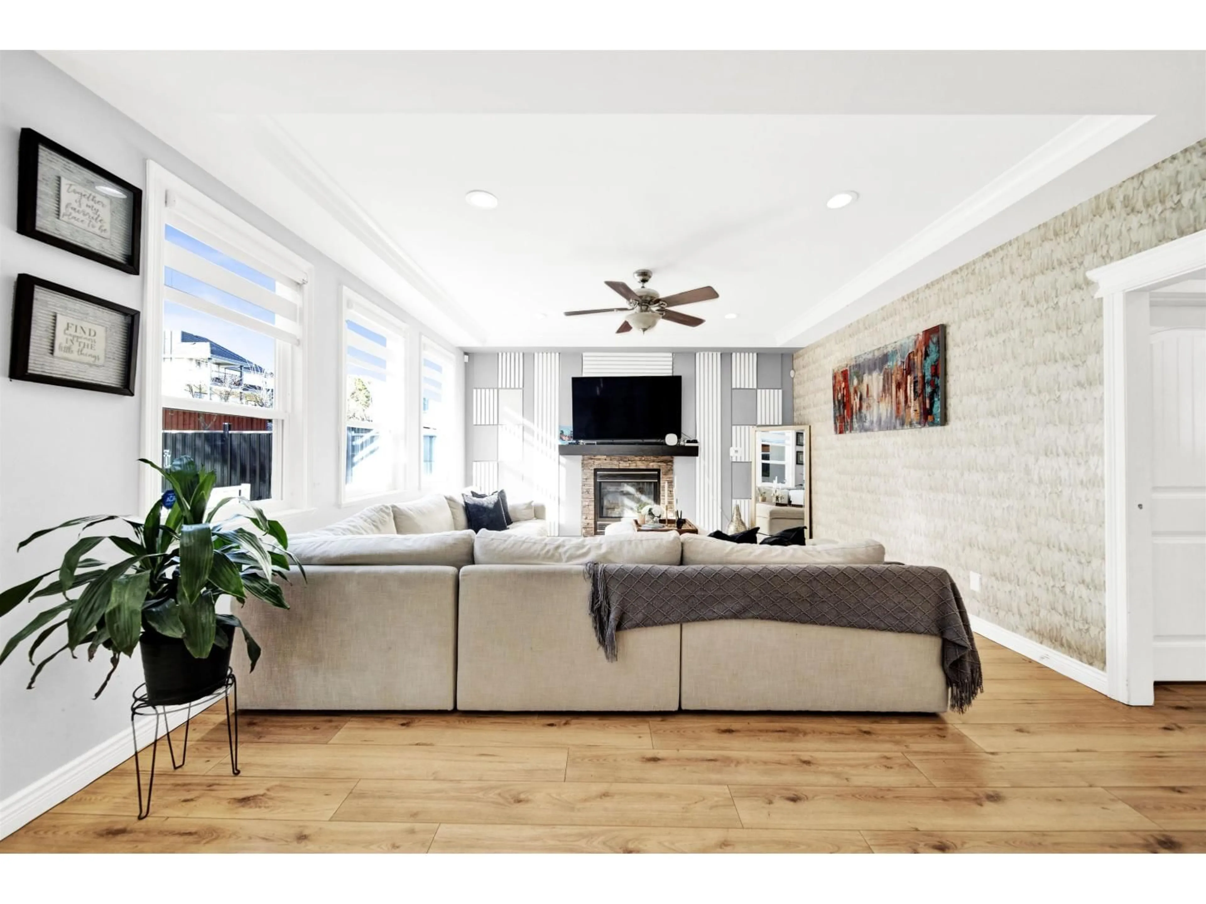 Living room with furniture, unknown for 7105 150A STREET, Surrey British Columbia V3S2E2