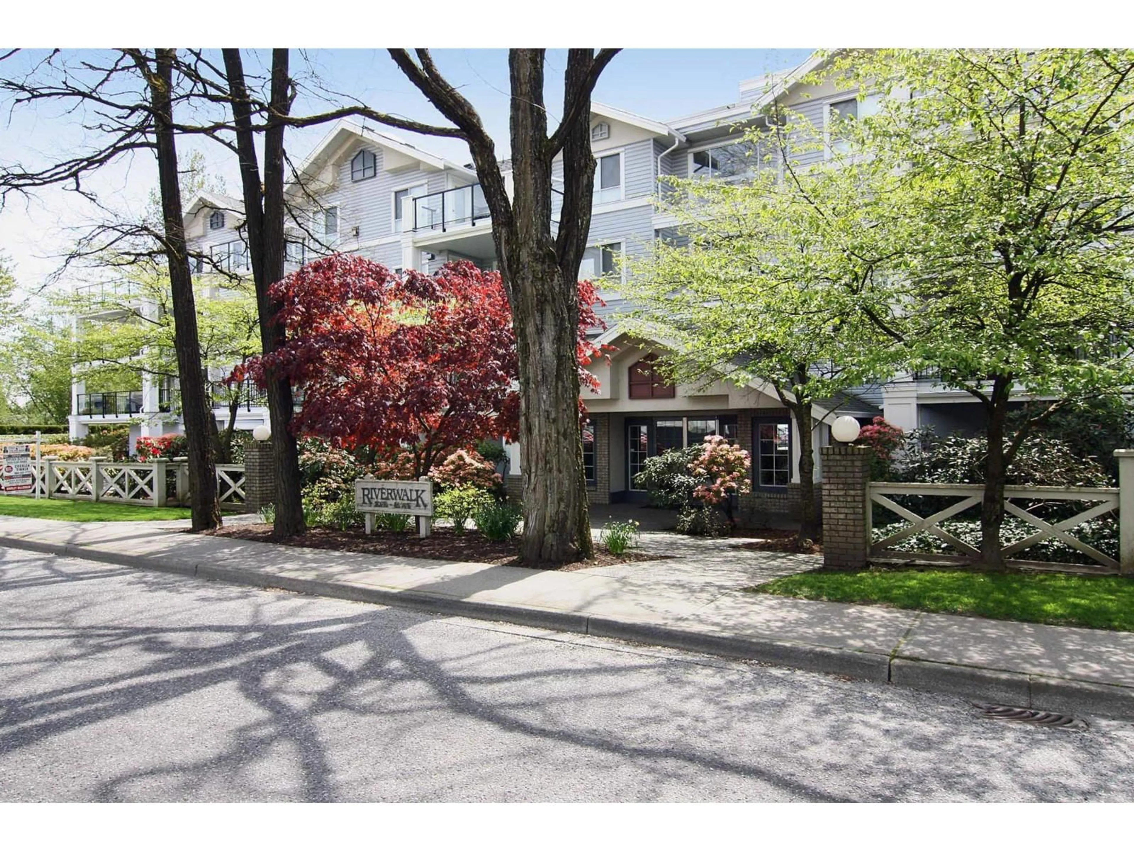 Patio, street for 101 - 20976 56 AVENUE, Langley British Columbia V3A7Z2