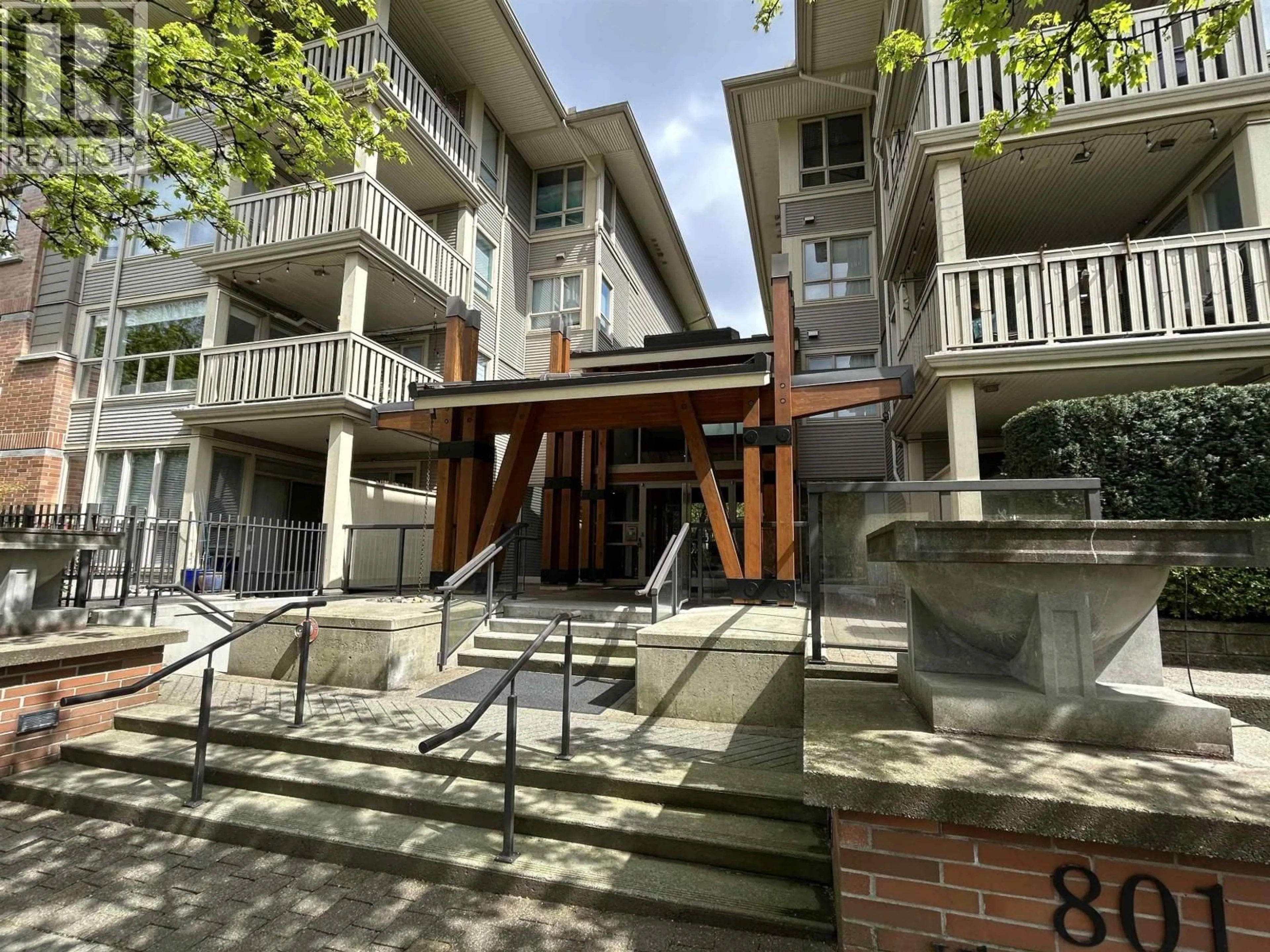 Patio, building for 121 - 801 KLAHANIE DRIVE, Port Moody British Columbia V3H5K4