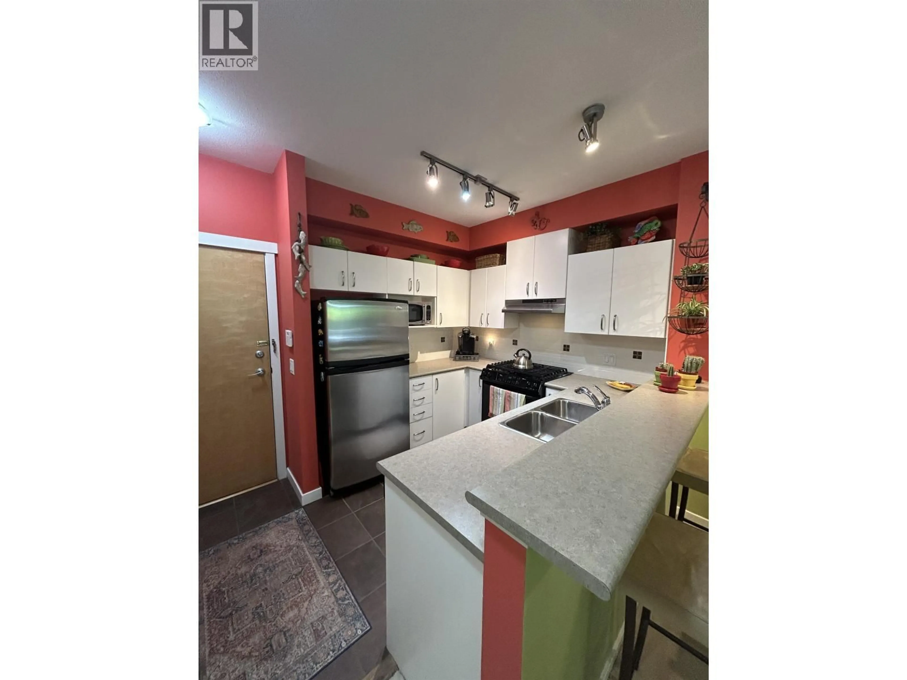 Standard kitchen, unknown for 121 - 801 KLAHANIE DRIVE, Port Moody British Columbia V3H5K4