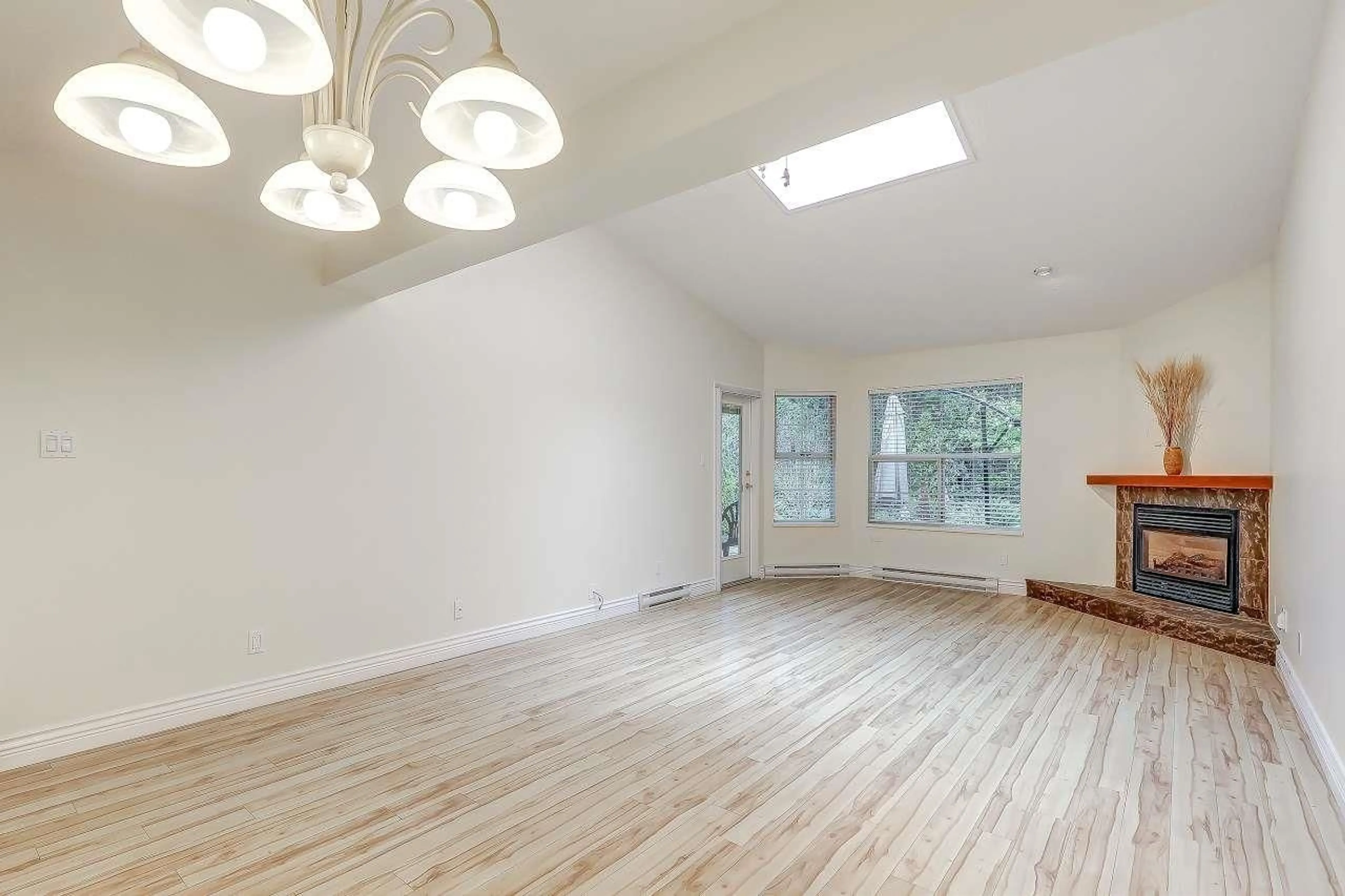 A pic of a room for 57 - 6537 138TH STREET, Surrey British Columbia V3W0C6