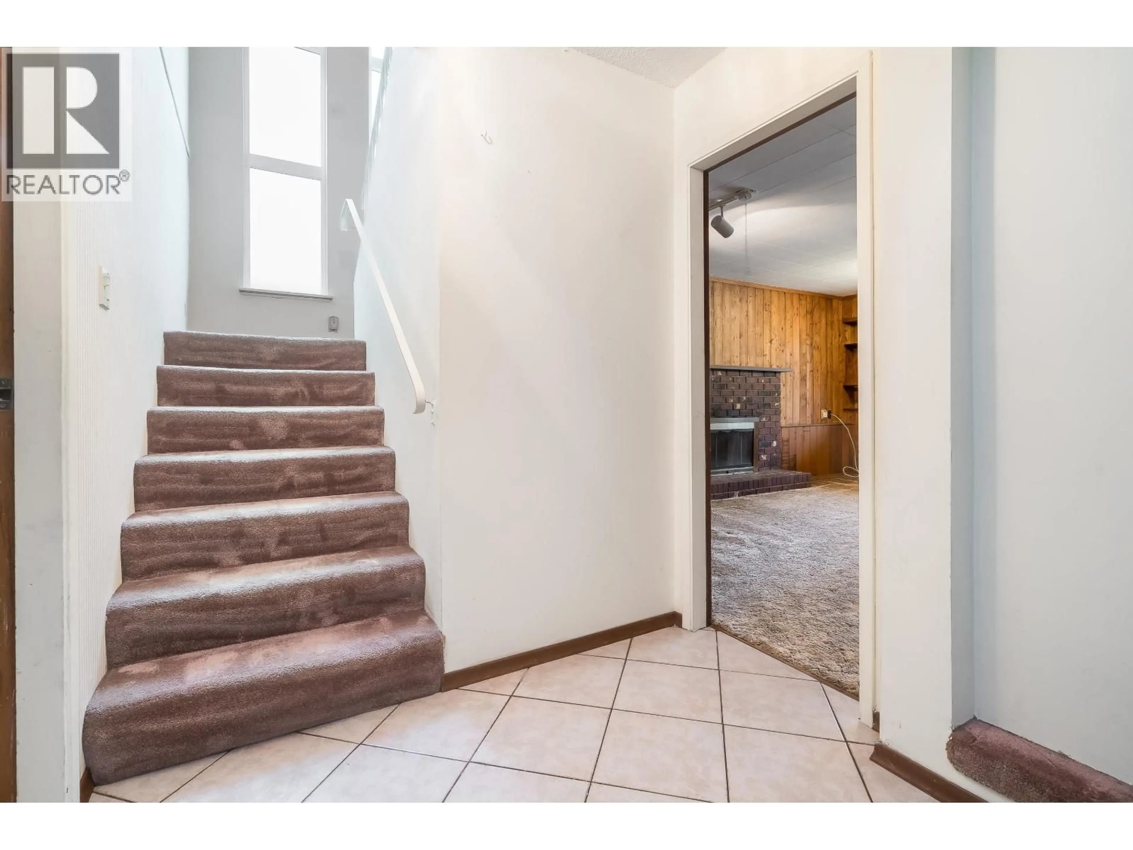 Unknown for 8228 WEDGEWOOD STREET, Burnaby British Columbia V3N1C4